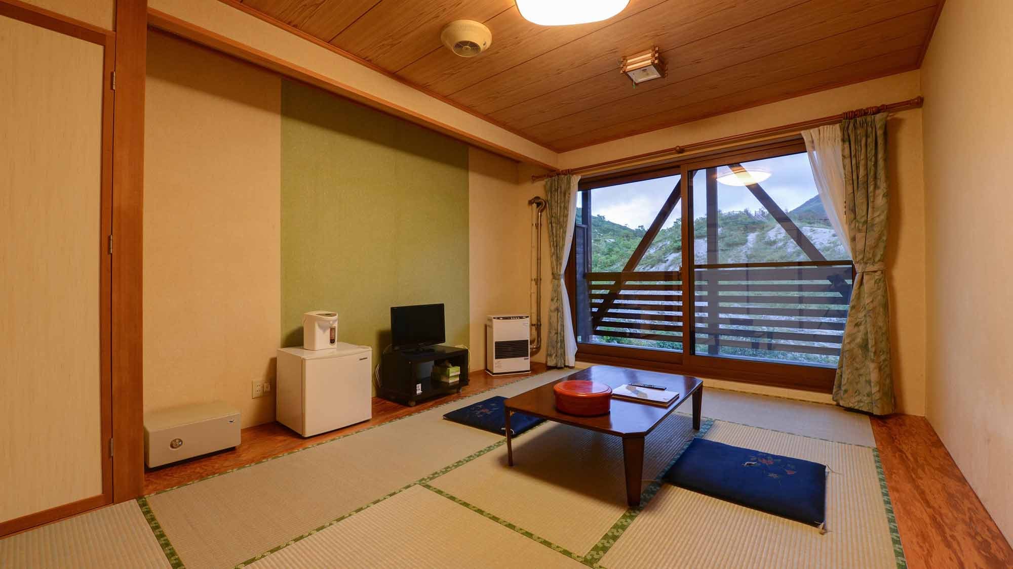 *Phòng (phòng kiểu Nhật rộng 10 tatami trong tòa nhà chính)/Dành thời gian thư giãn giữa thiên nhiên. Với bạn bè, gia đình và những người thân yêu.