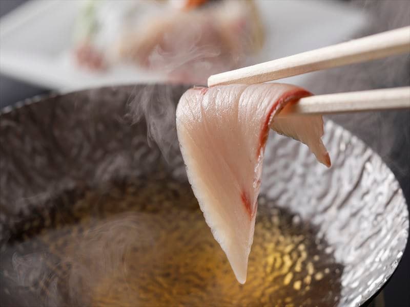 Lẩu cá địa phương shabu-shabu