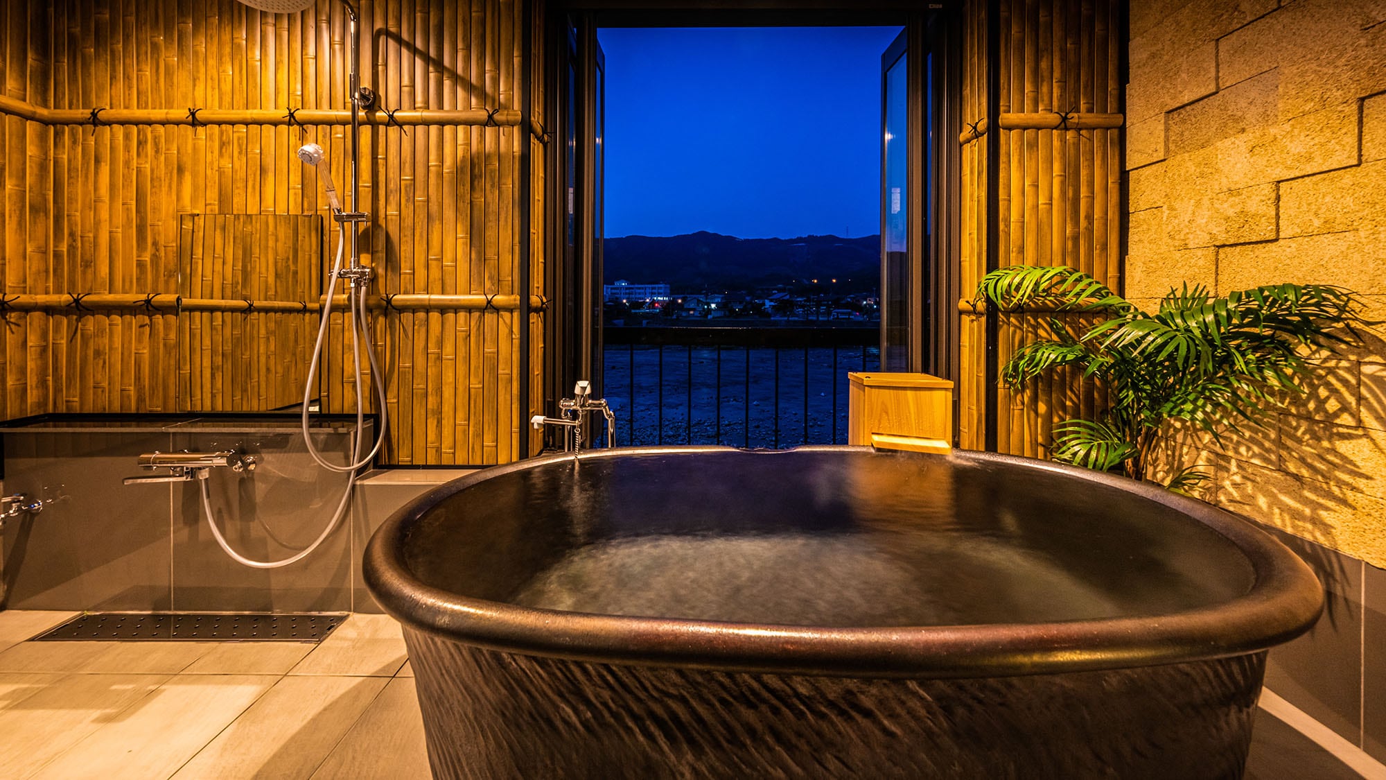 ■Renovated Japanese-Western Suite Room "Chikugo"■