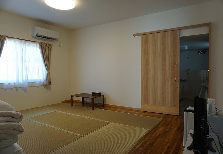 Japanese-style room