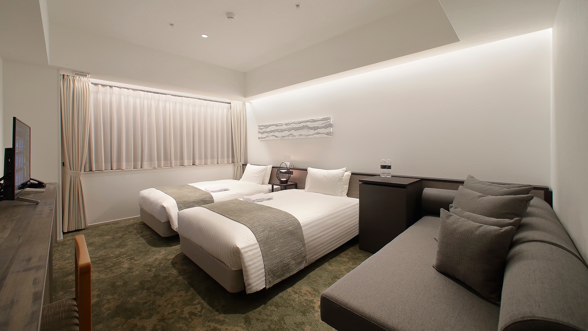 Deluxe twin (Western room).