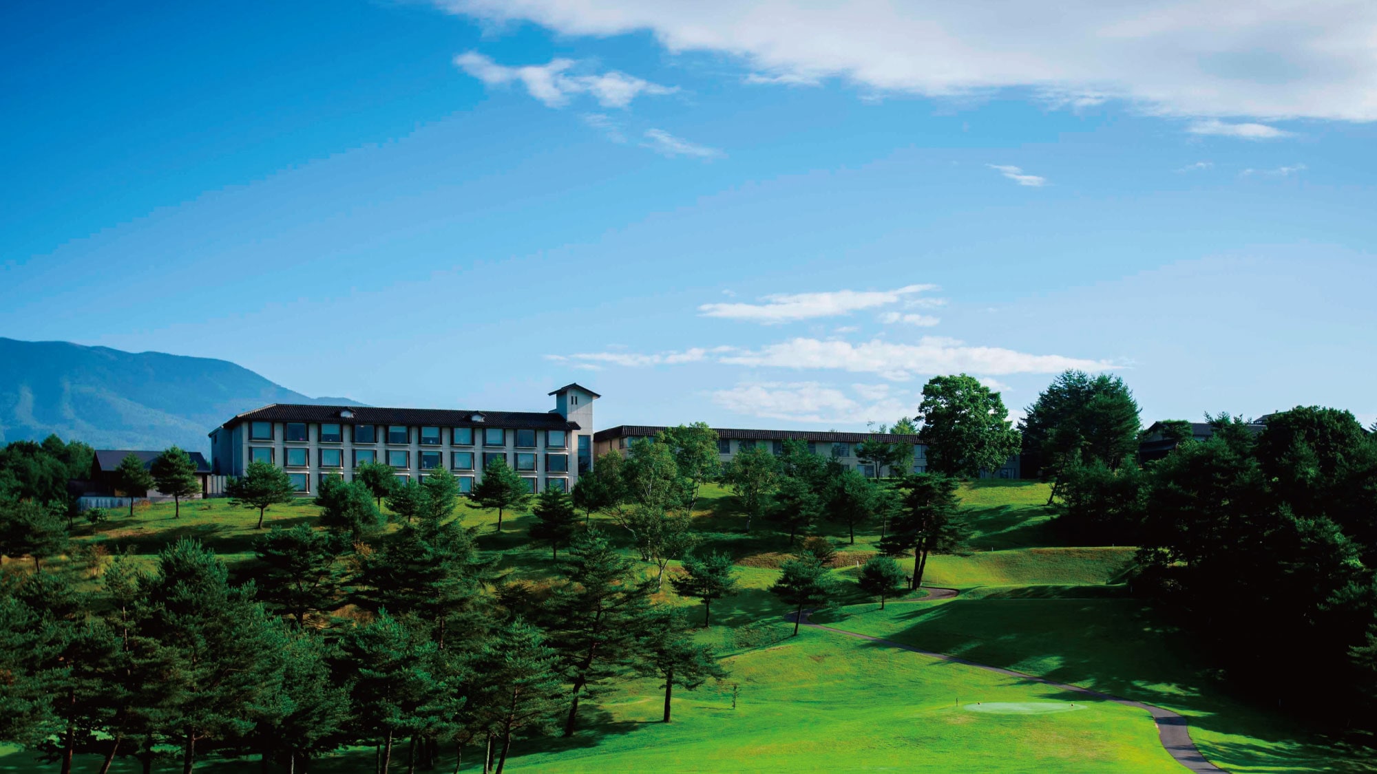 [Full view] A hotel where you can enjoy quiet time away from the hustle and bustle of the city