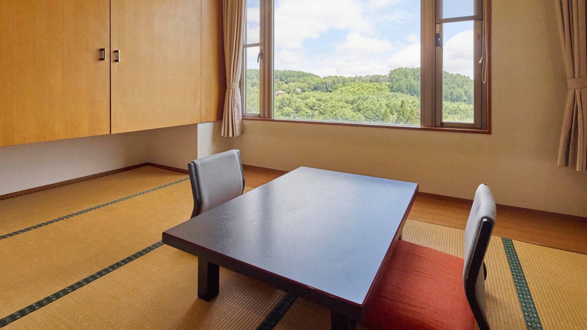 ・[Sunny Japanese-Western Room, Non-smoking] Enjoy a relaxing experience in a Japanese space