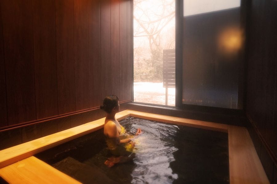 Rooms with semi-open-air baths