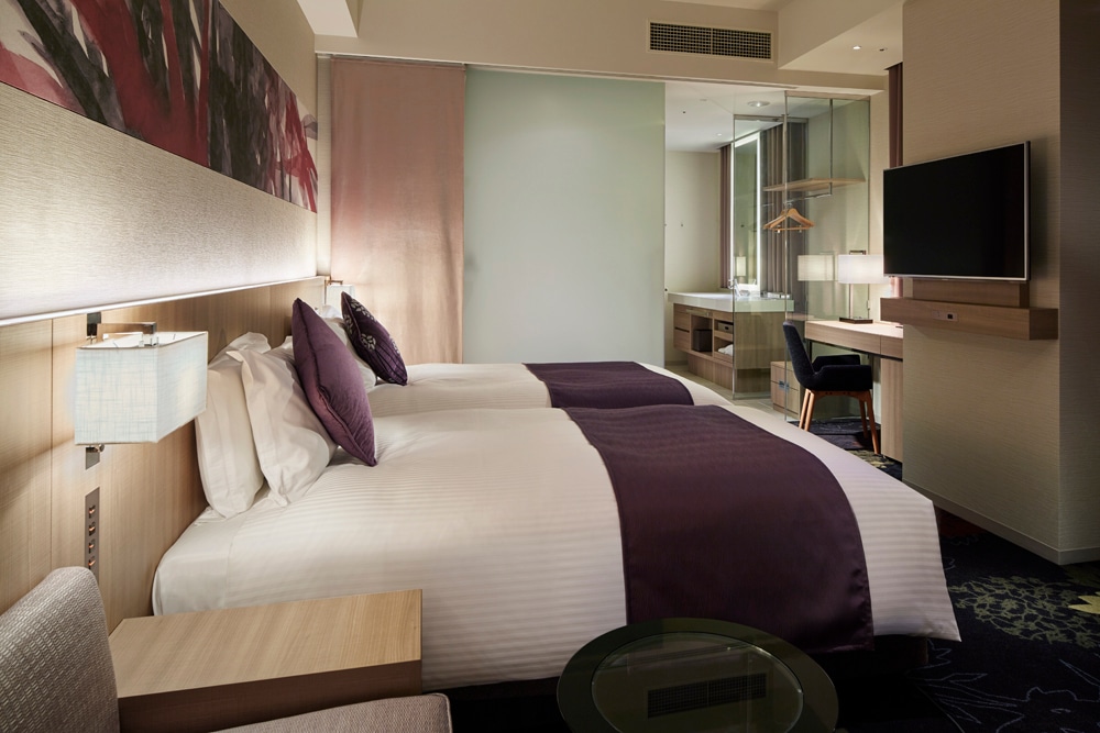[Superior Corner Twin] We have two beds side by side in a corner room with a feeling of liberation.