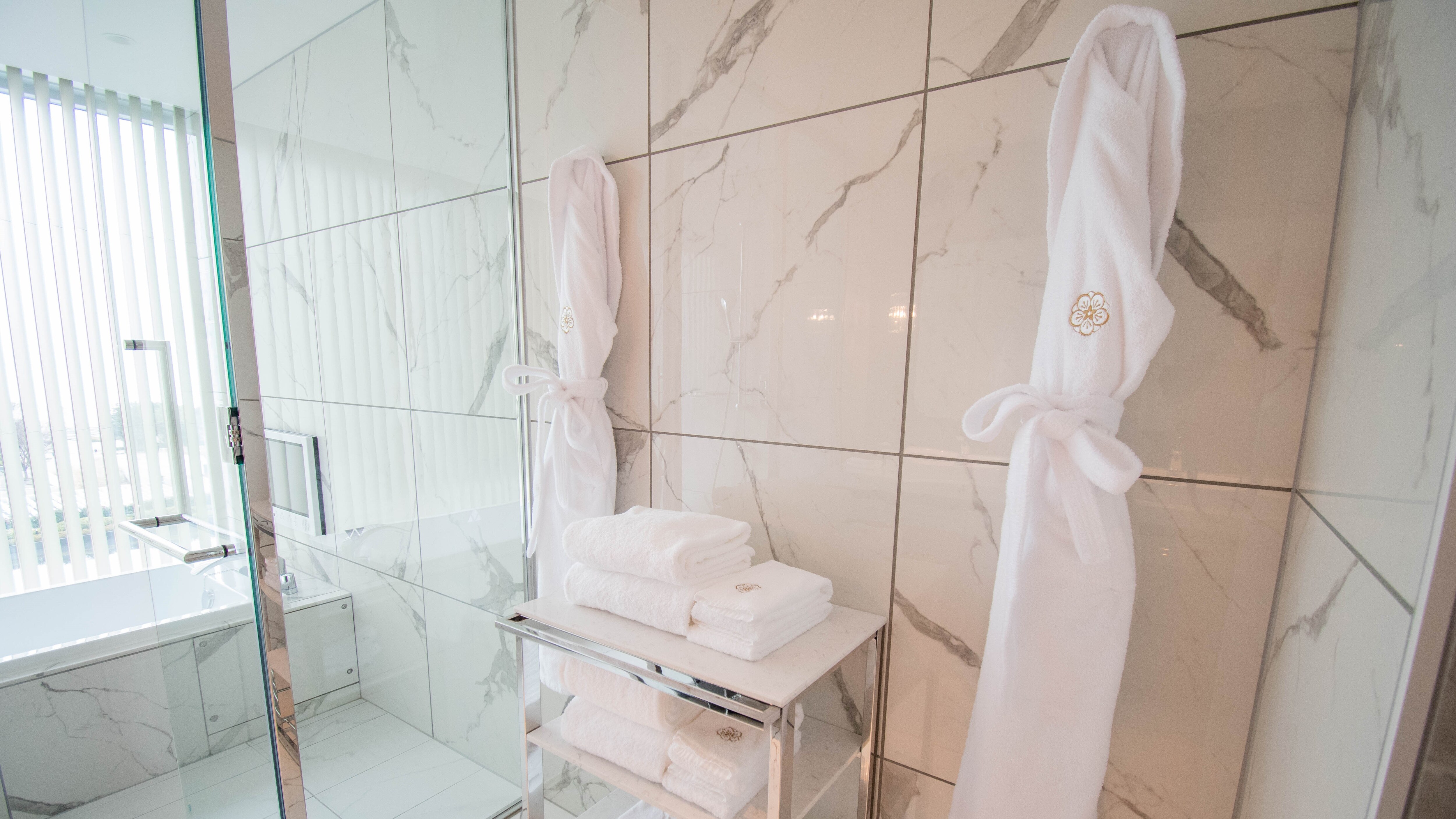 Bathroom (The Kahala Prestige Corner)