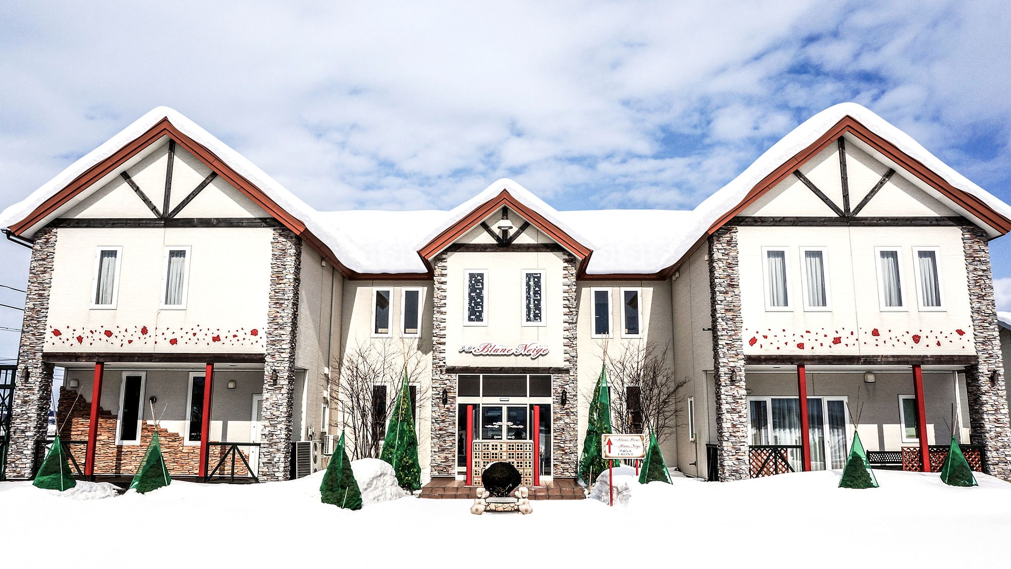 ・[ภายนอก] ในฤดูหนาว คุณจะได้พบกับทิวทัศน์ที่เต็มไปด้วยหิมะที่งดงามตระการตา