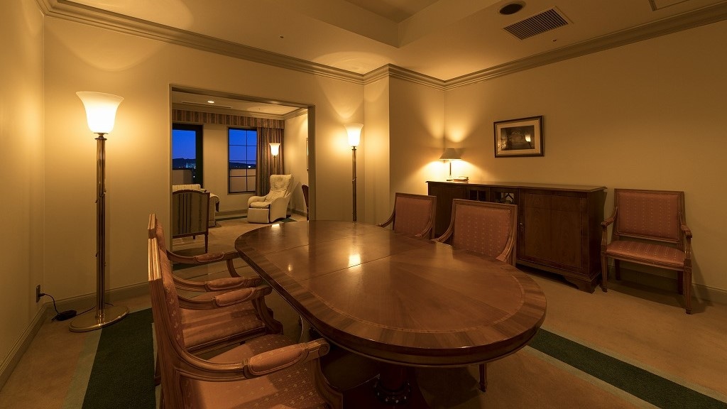 Suite Room (Dining)