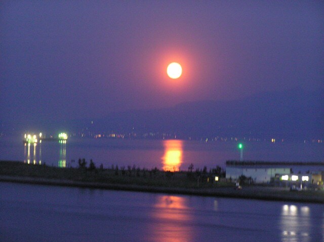The moon rising from the foot of Mt. Daisen as seen from the room