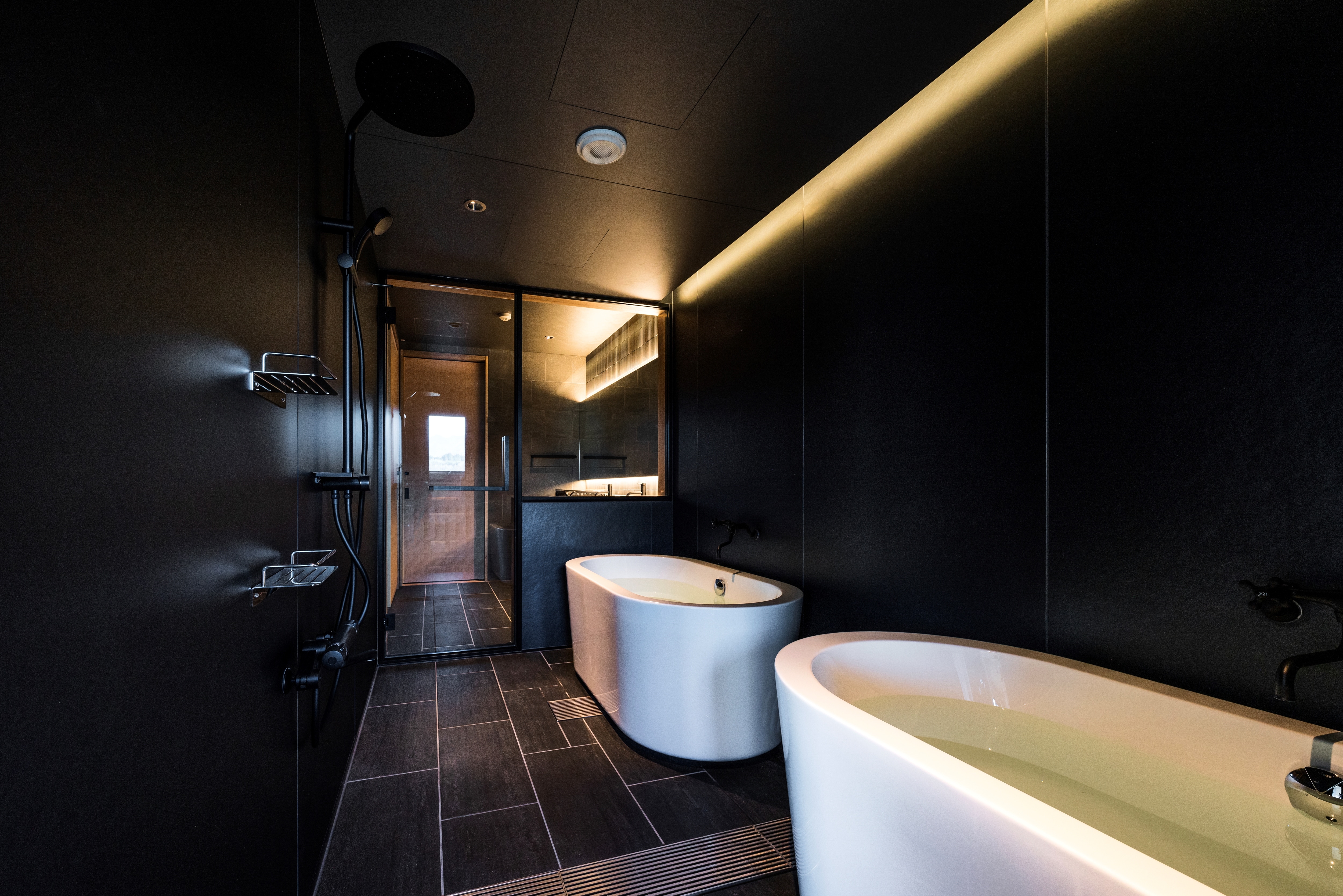 Bathroom (Sauna Suite 6 & 8)
