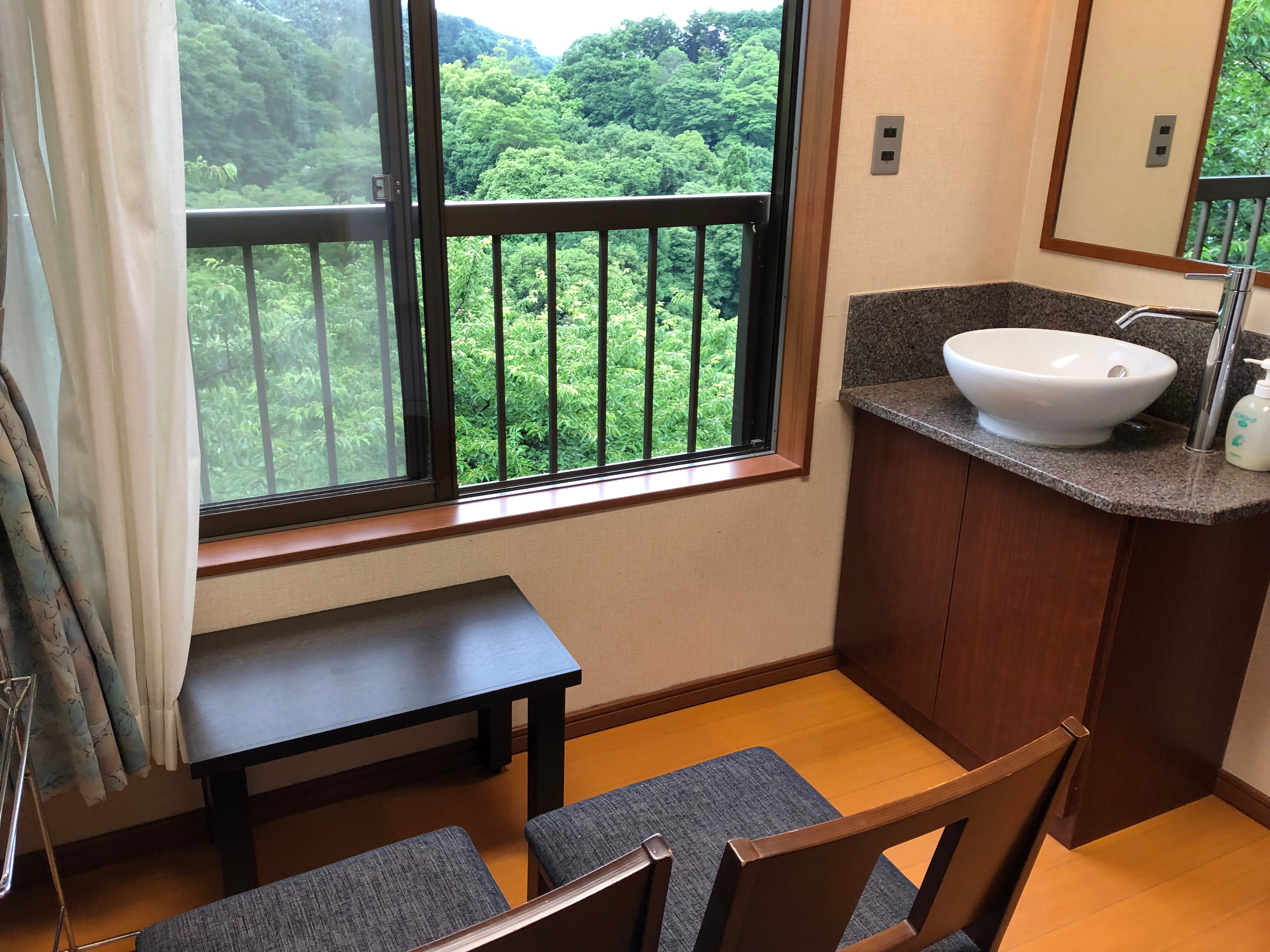 [East Wing] Japanese-style room with 10 tatami mats - Dining room - (Some rooms have stairs) View from the guest room on the 4th floor (photo is room 412)