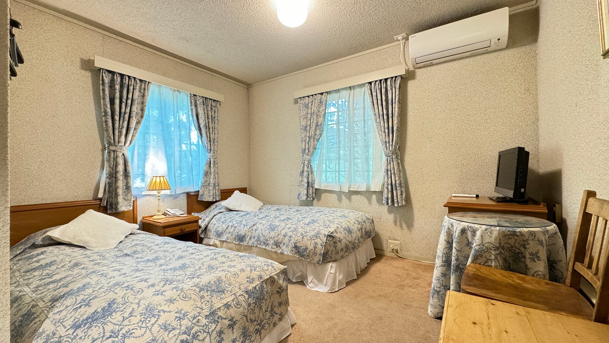-Kamar Twin-