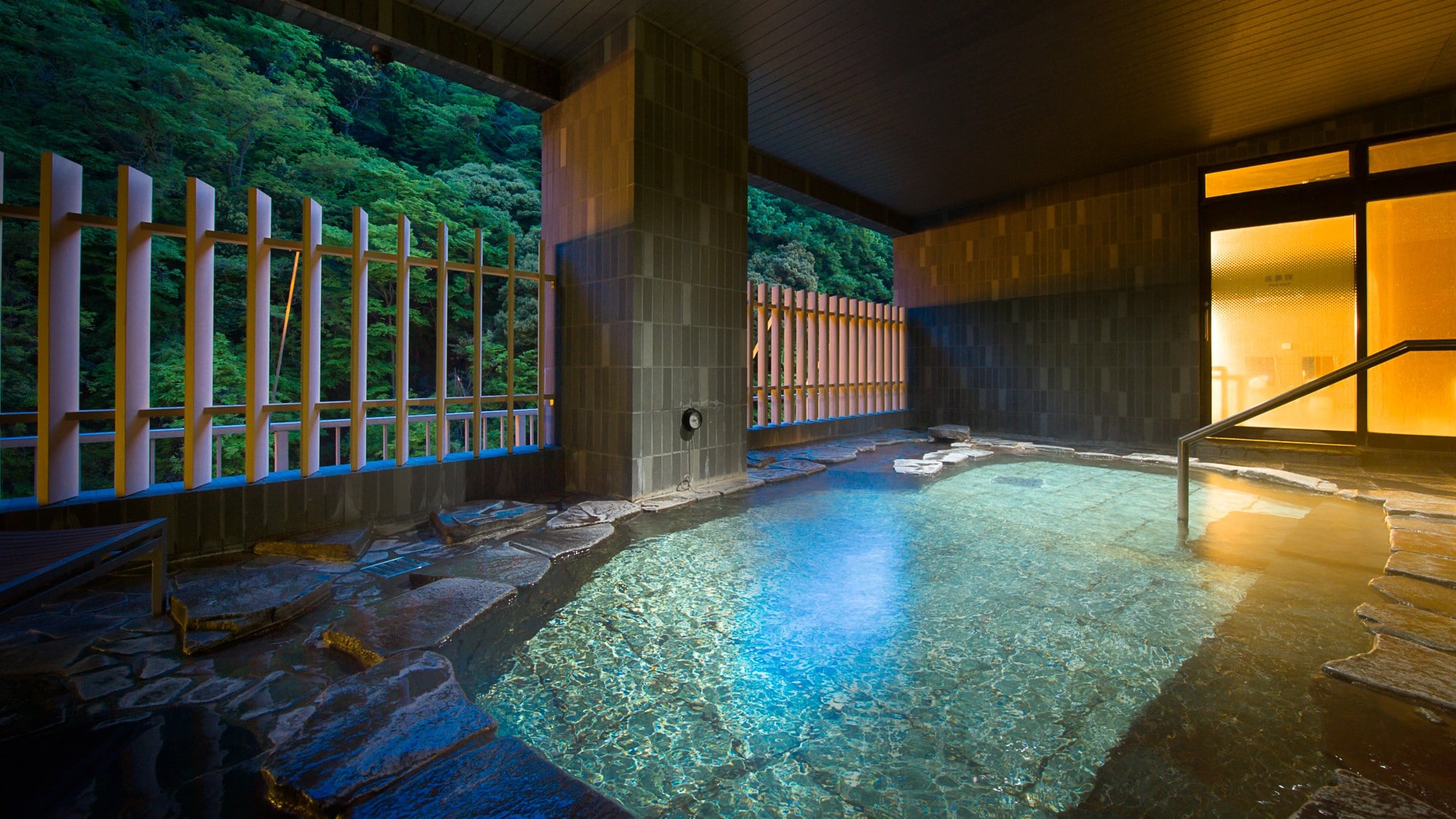 Large public bath "Kinu no Yu" open-air bath
