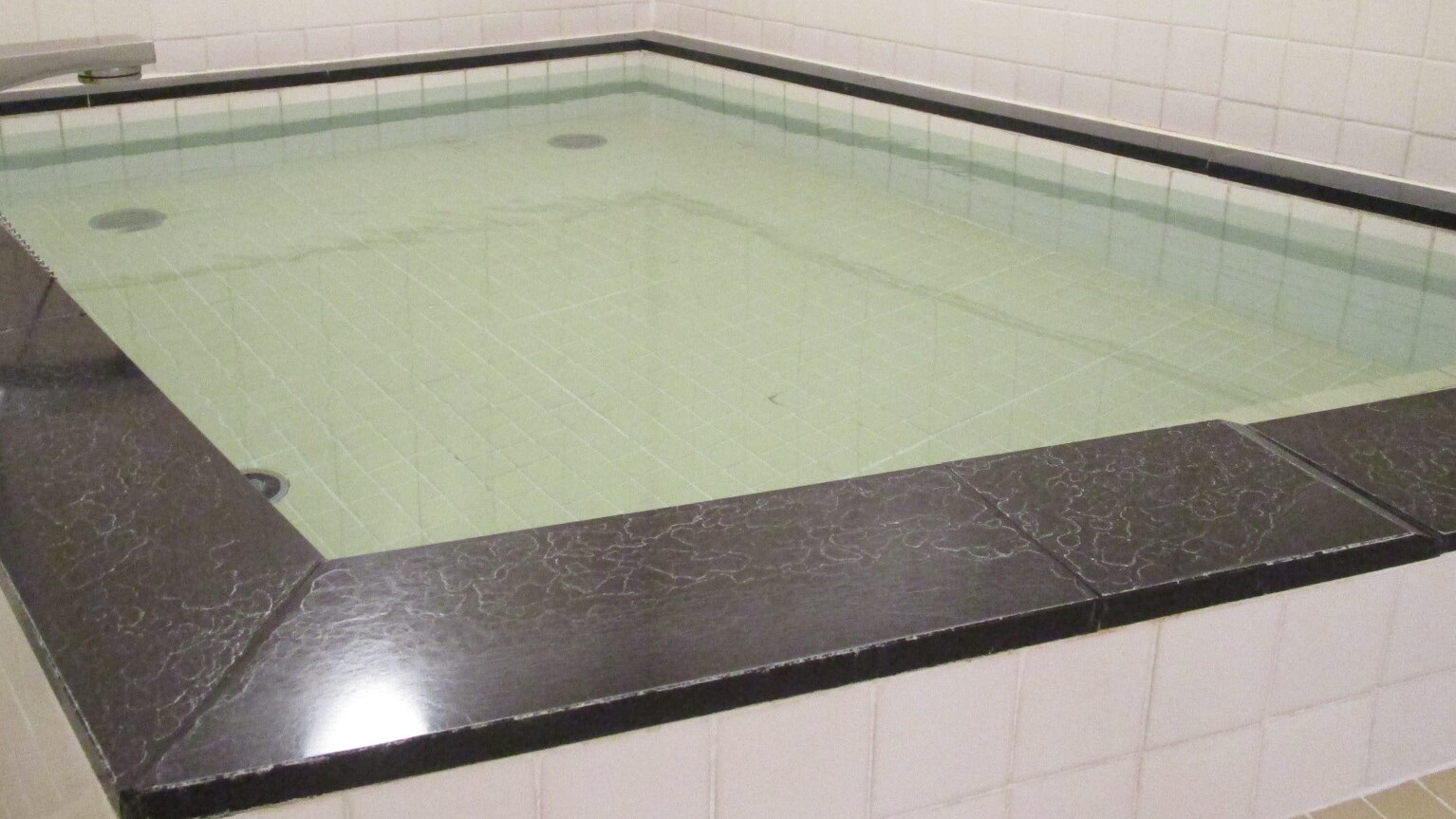 [Pemandian pria] Bak mandi