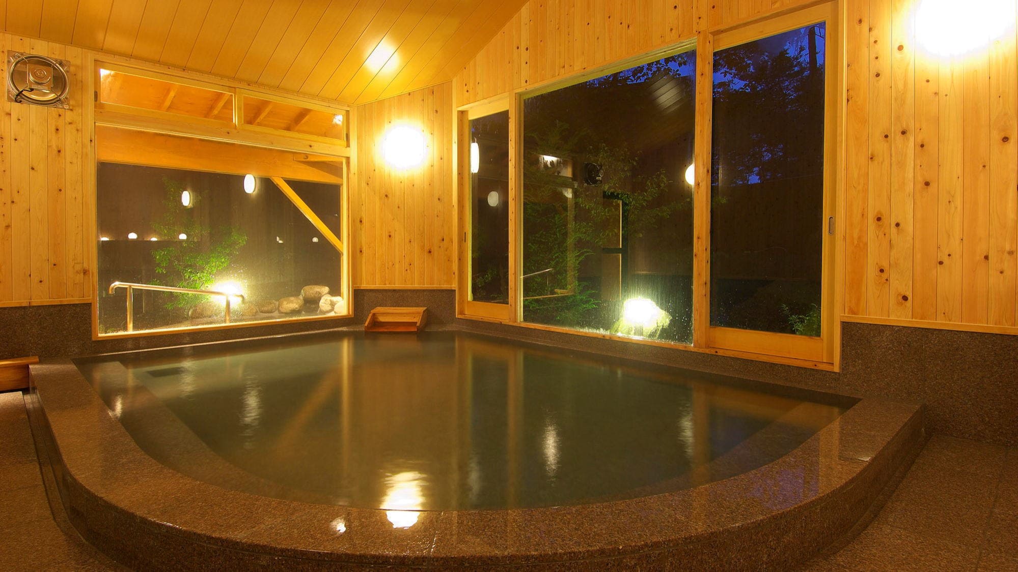 큰 목욕탕 남자탕