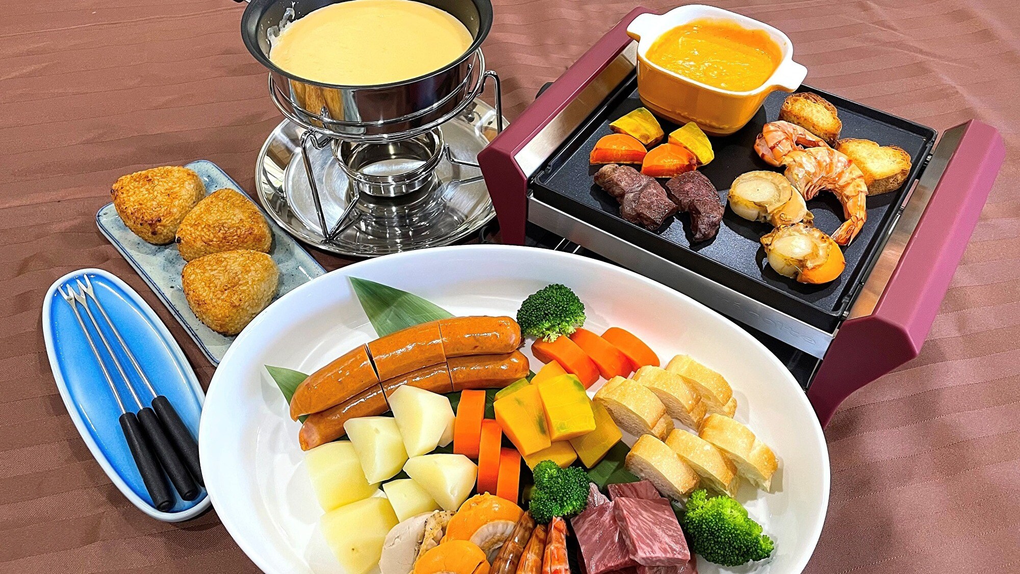 Fondue keju ala Akabeko (hidangan terakhir: bola nasi panggang)