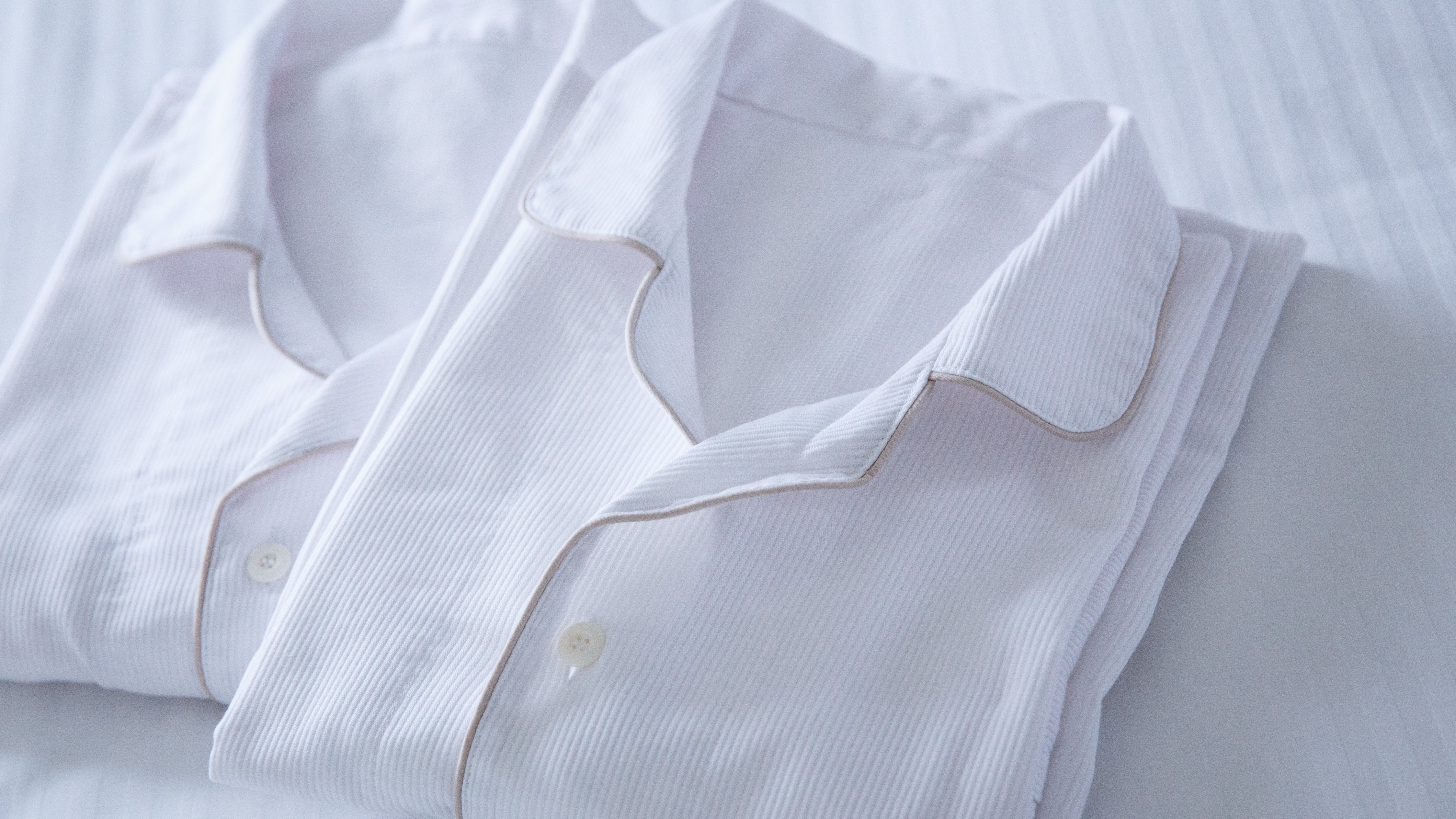 Gown type pajamas (installed in all rooms) Free size
