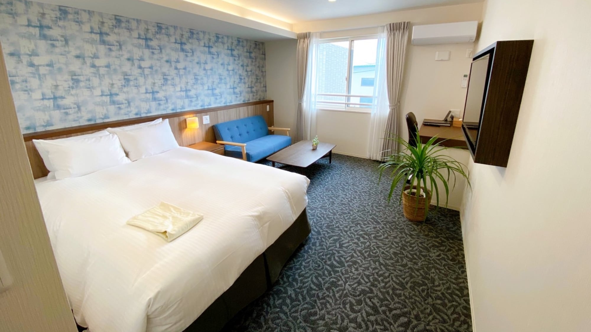 Double room (made by Simmons) & lt; 27㎡> <No smoking> <Free Wi-Fi>