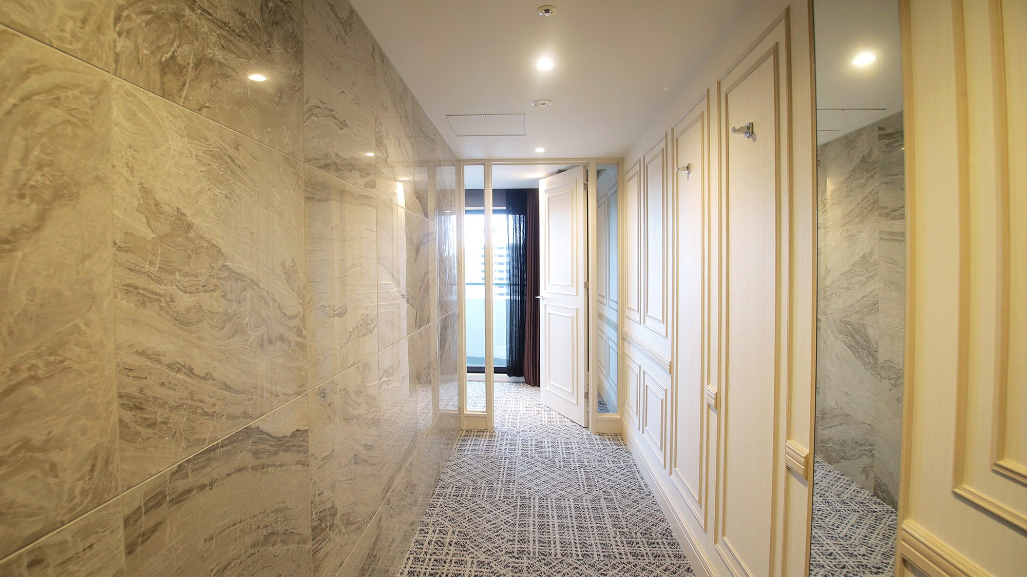 Piena Suite Room 1001 (example)