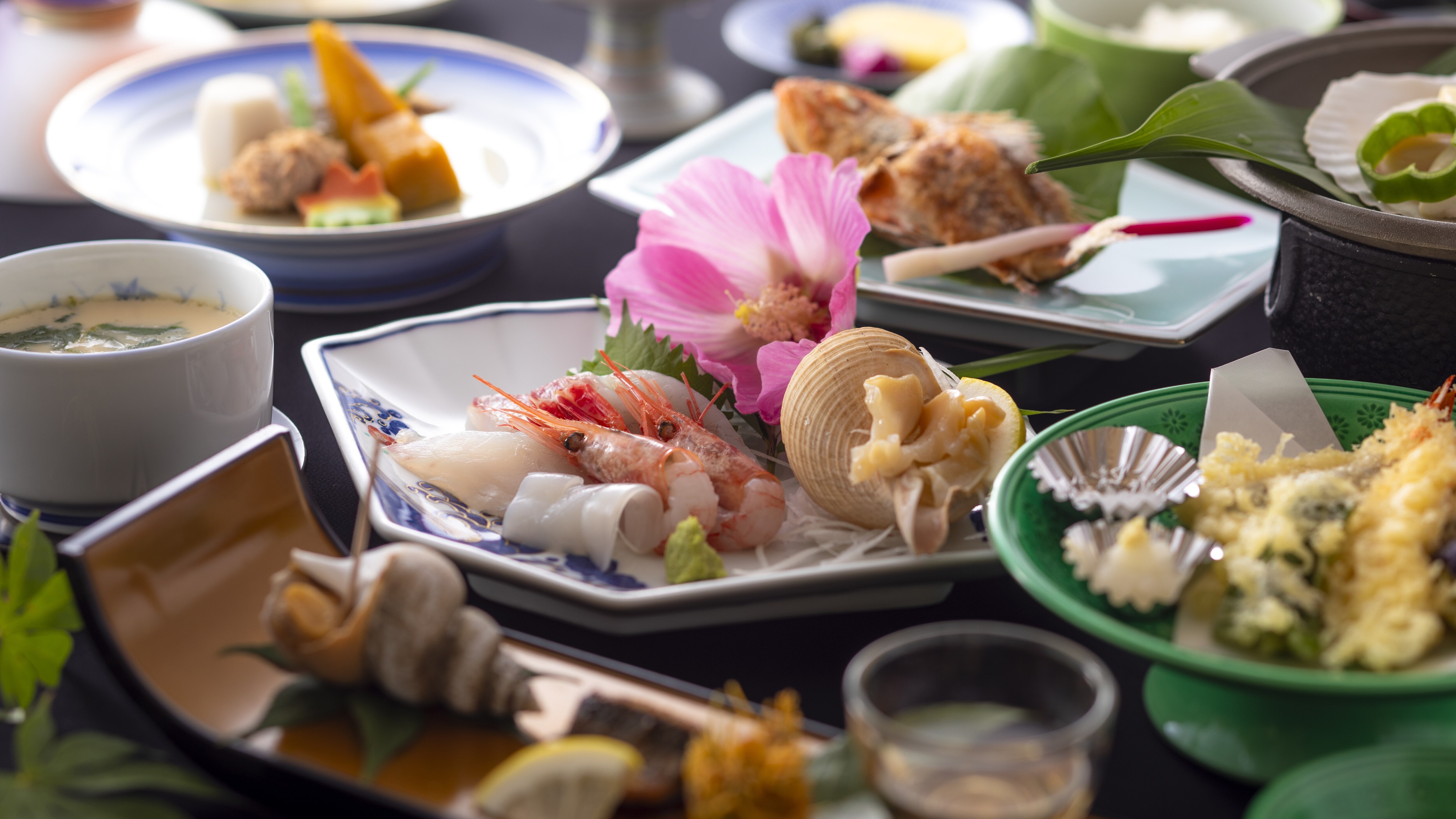 [Hải sản Kaiseki] Đây là khóa học cơ bản của chúng tôi, nơi bạn có thể thưởng thức sashimi và các món ăn khác được chế biến từ cá địa phương ở Tango.