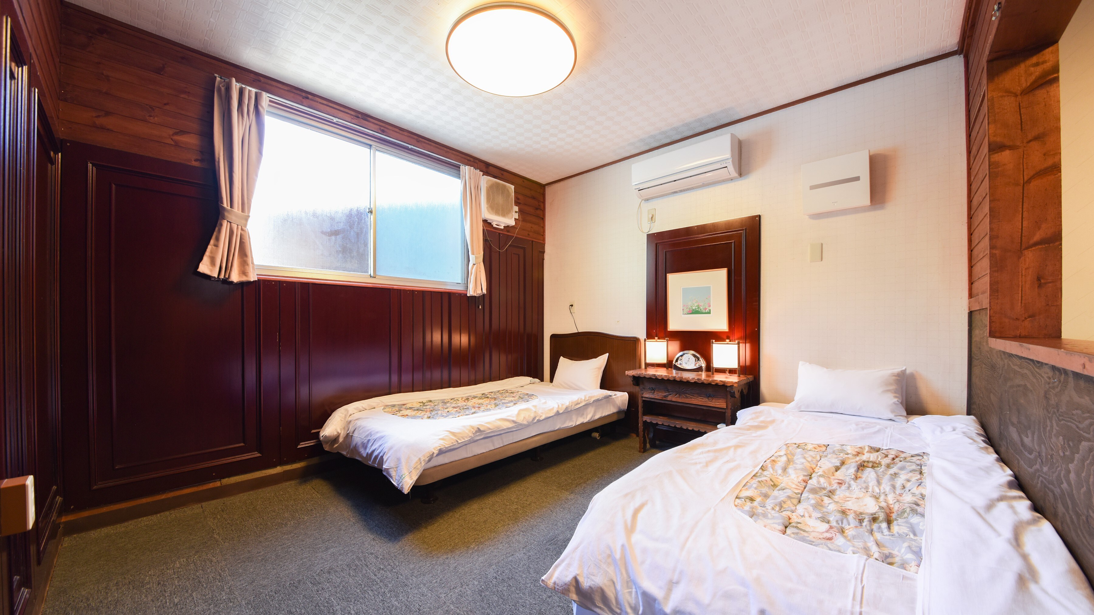 *Cottage with dog run/sleeping space. Air conditioner and ventilation fan are also provided.
