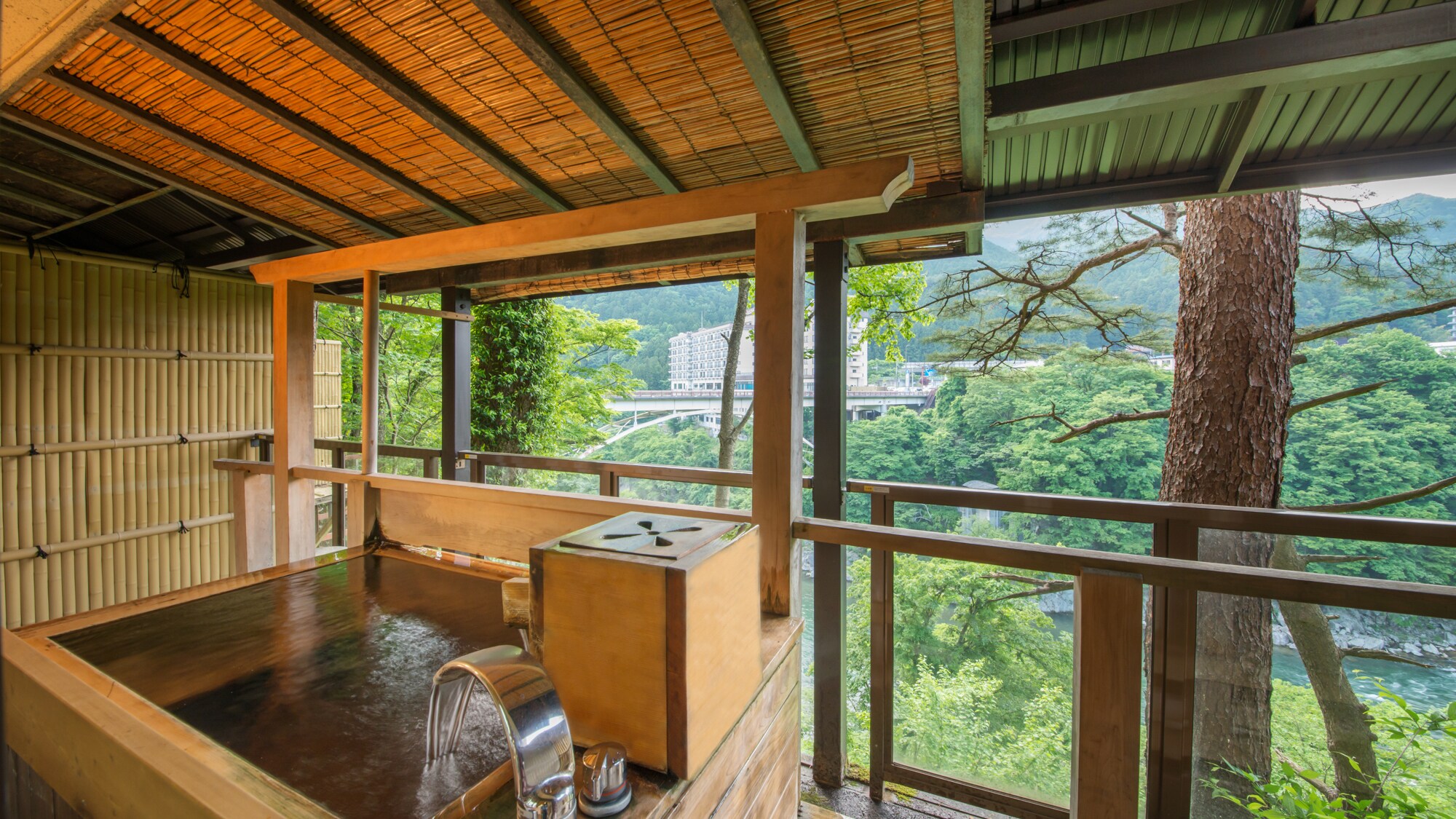 [Wooden House-Room with open-air bath-]