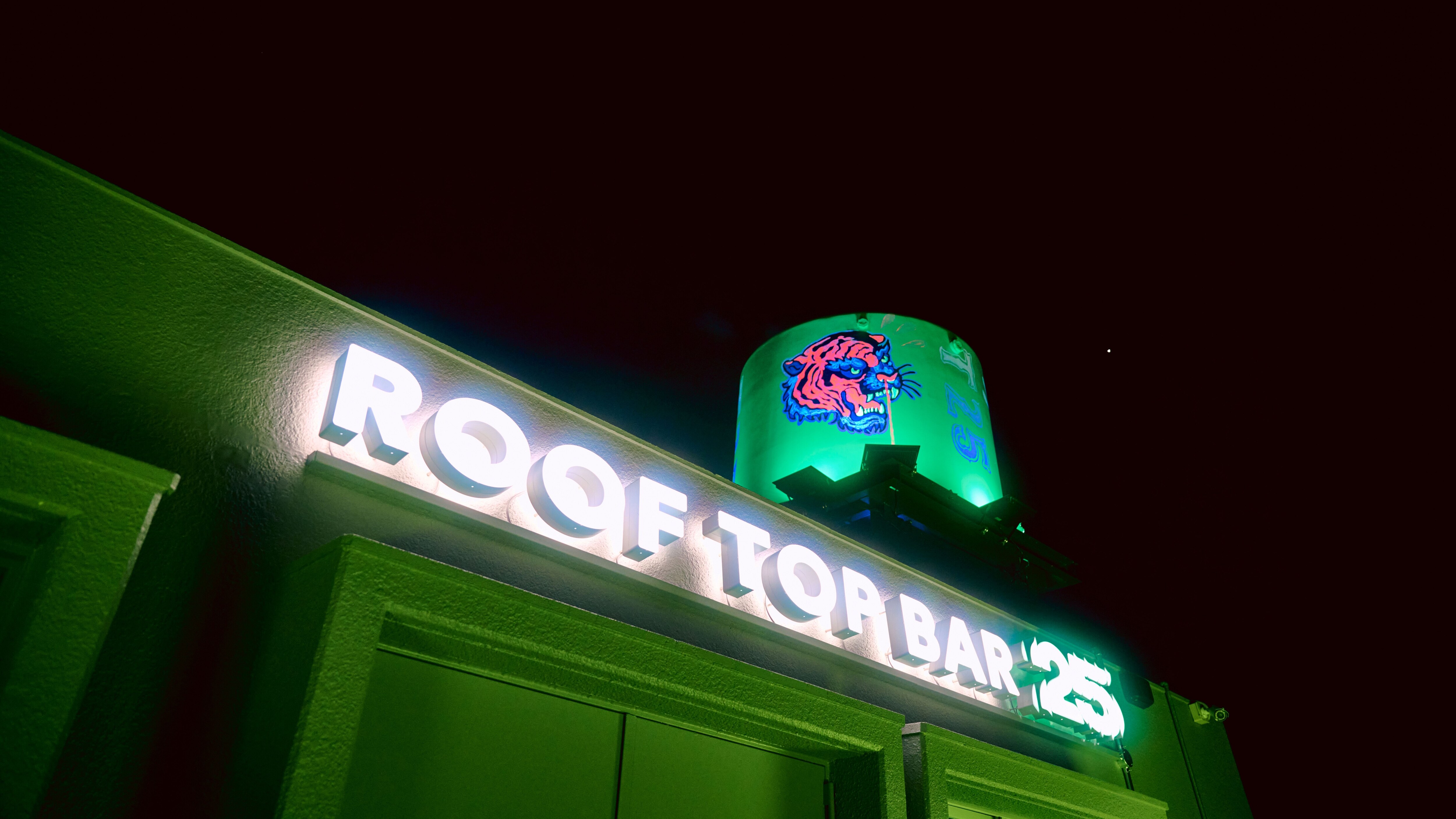 Bar Atap "Semua Termasuk"