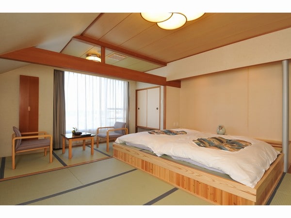 [Non-smoking] Japanese-style room with a small rise, 10 tatami mats, with bath and toilet, Mizuunkan
