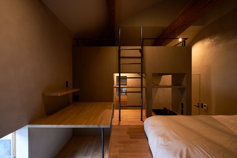 Kamar Double [Bangunan Utama] Standard Double/Pemandangan Gang (Kamar 214)