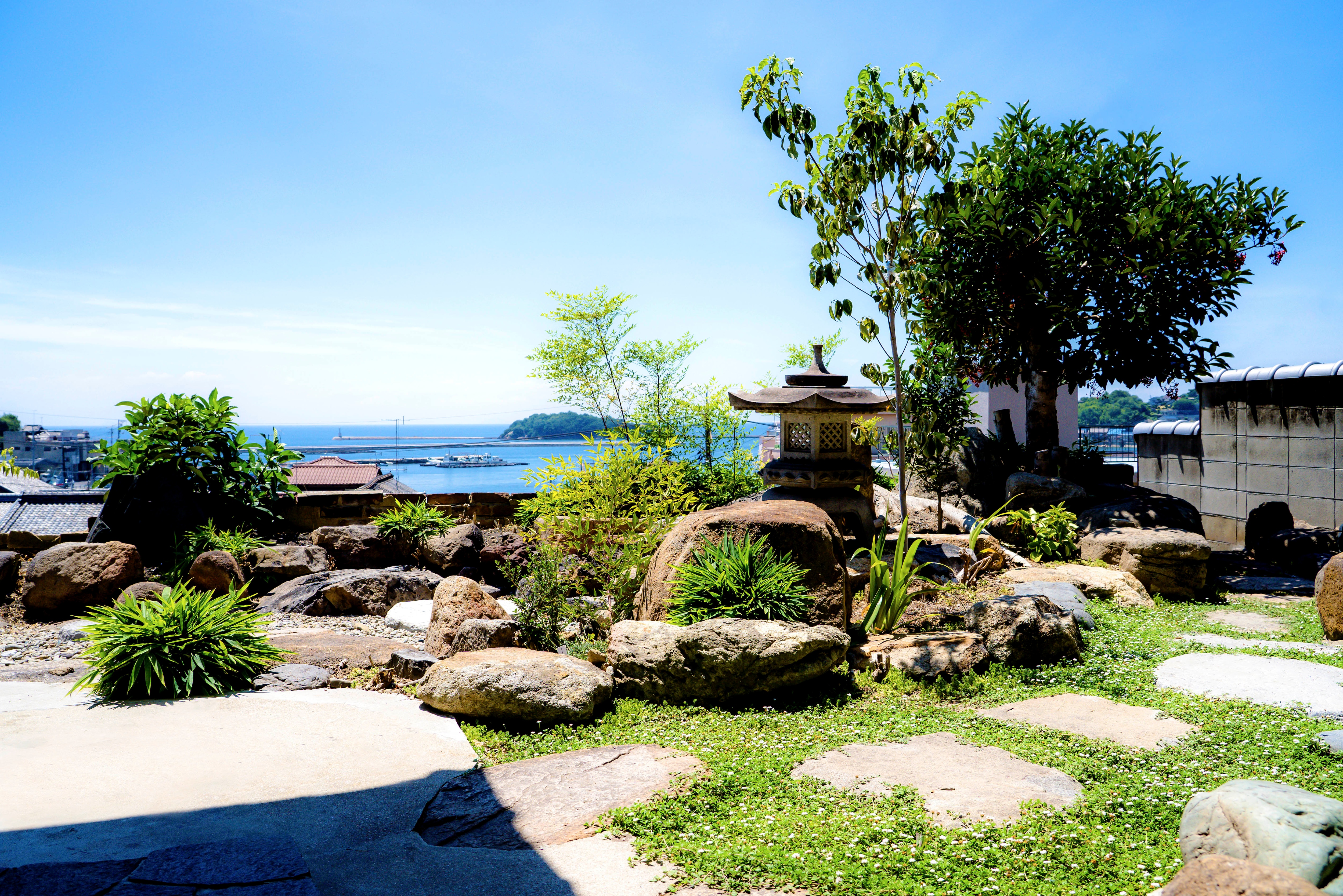 Garden with a sea view