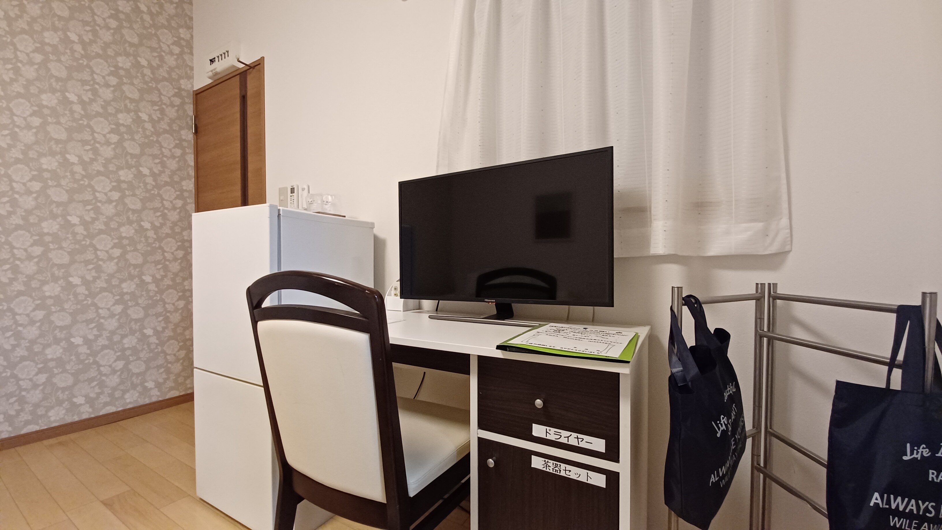 D Half Japanese-Western Room (D-3,4,5)