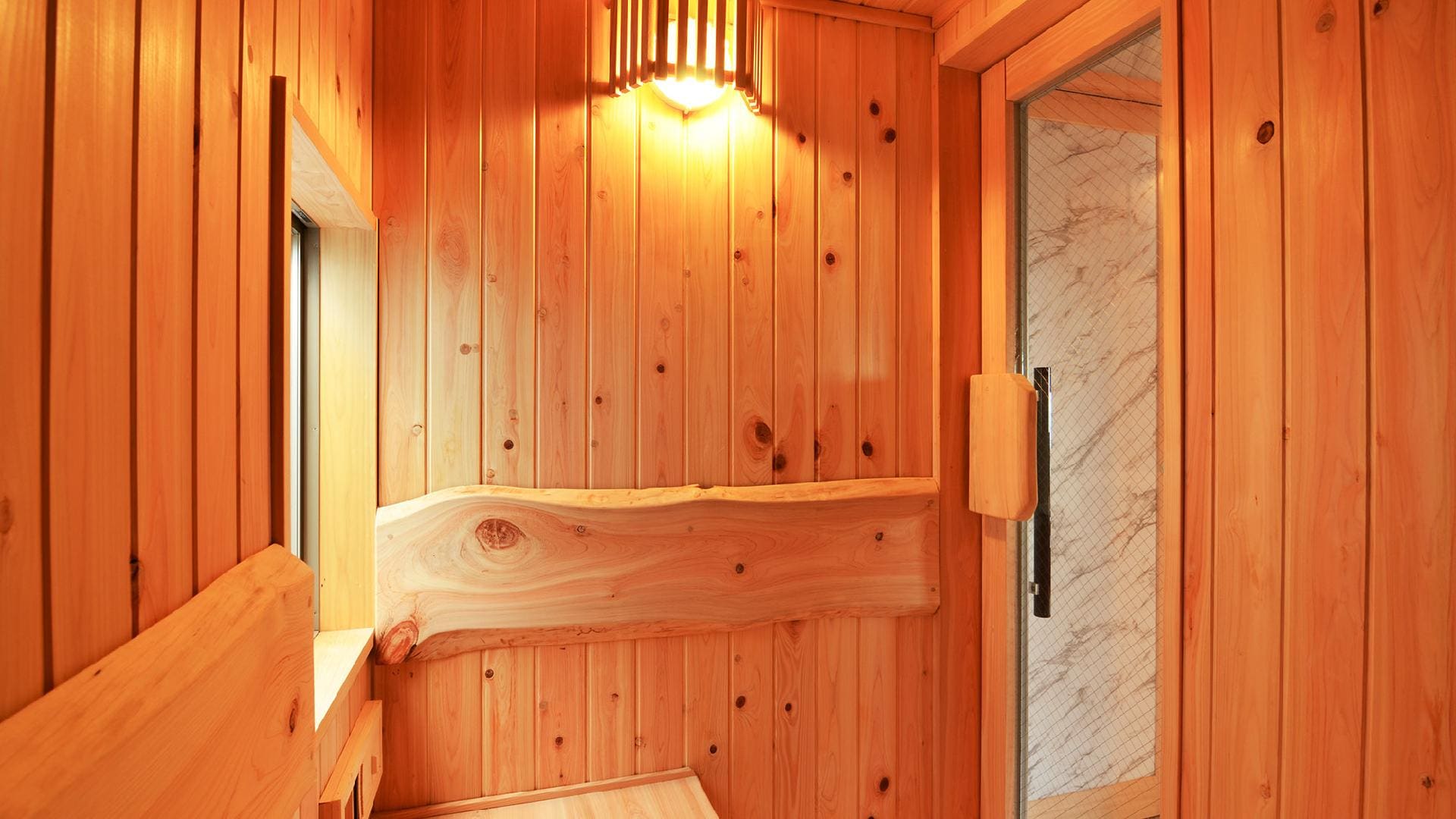 ・Shunko: Sauna