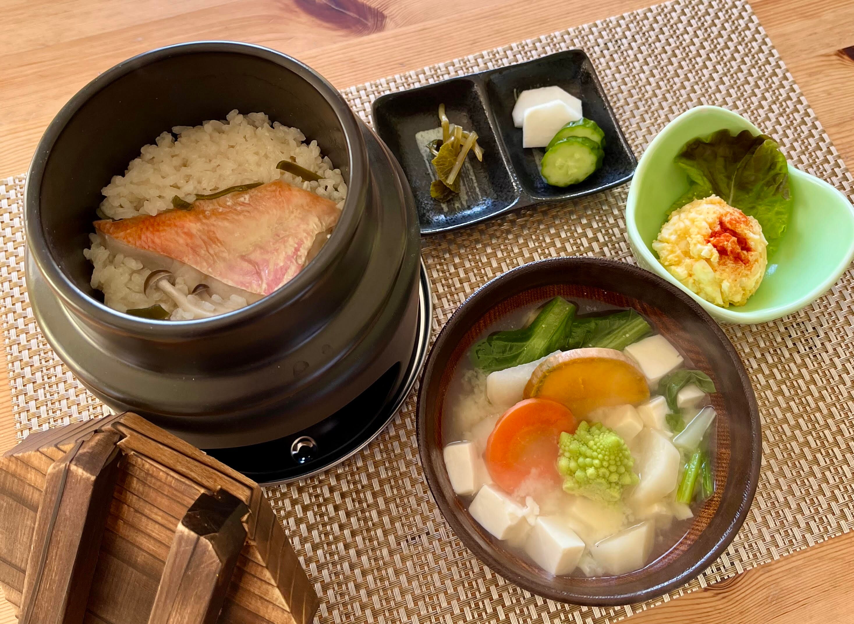 Red snapper rice pot 1