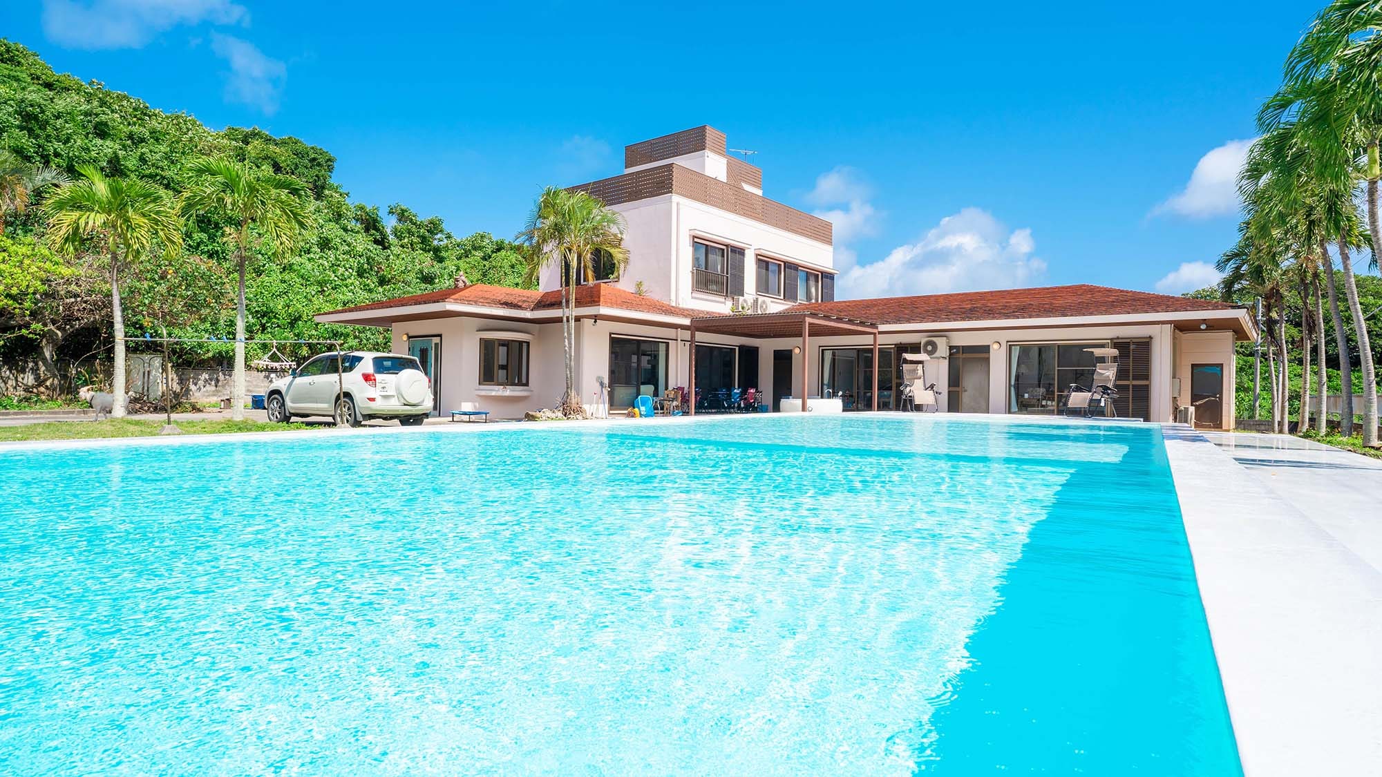 ・[Pool] Relax in the pool under the blue sky. A blissful time only available at SOLAIZ