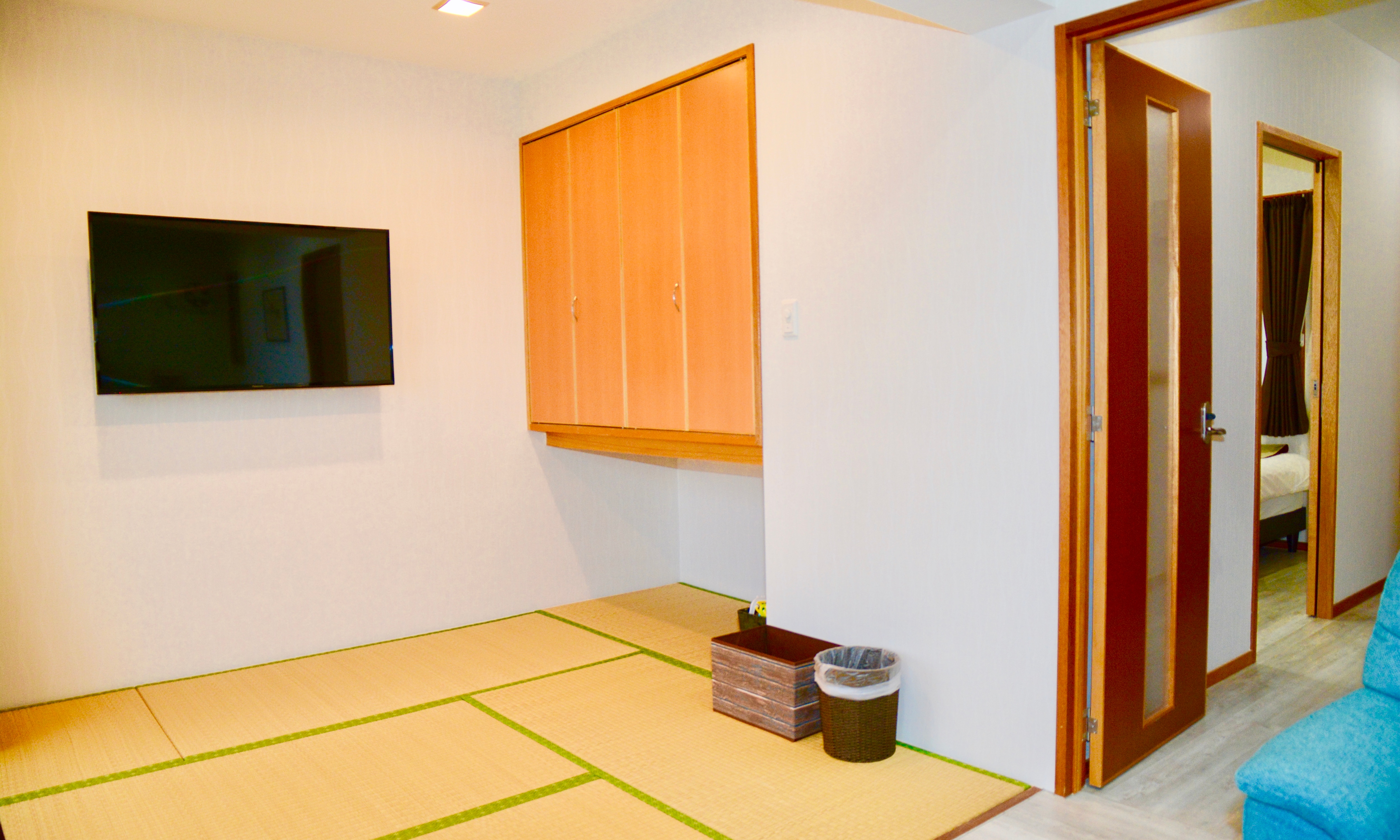 Kamar bergaya Jepang dengan tikar tatami 4,5 Maenuhama Kamar dengan tikar tatami 4,5 bergaya Jepang juga populer di kalangan tamu yang membawa bayi!