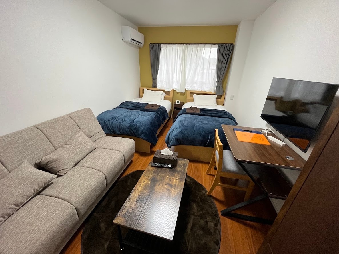 Example of a 1K twin room (Room 201)