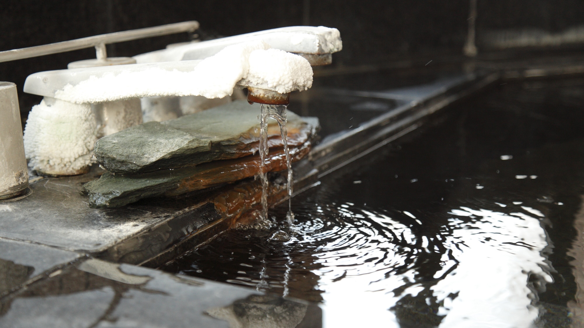 [Komuro Onsen] You can reserve the bath for private use at any time if it is available.