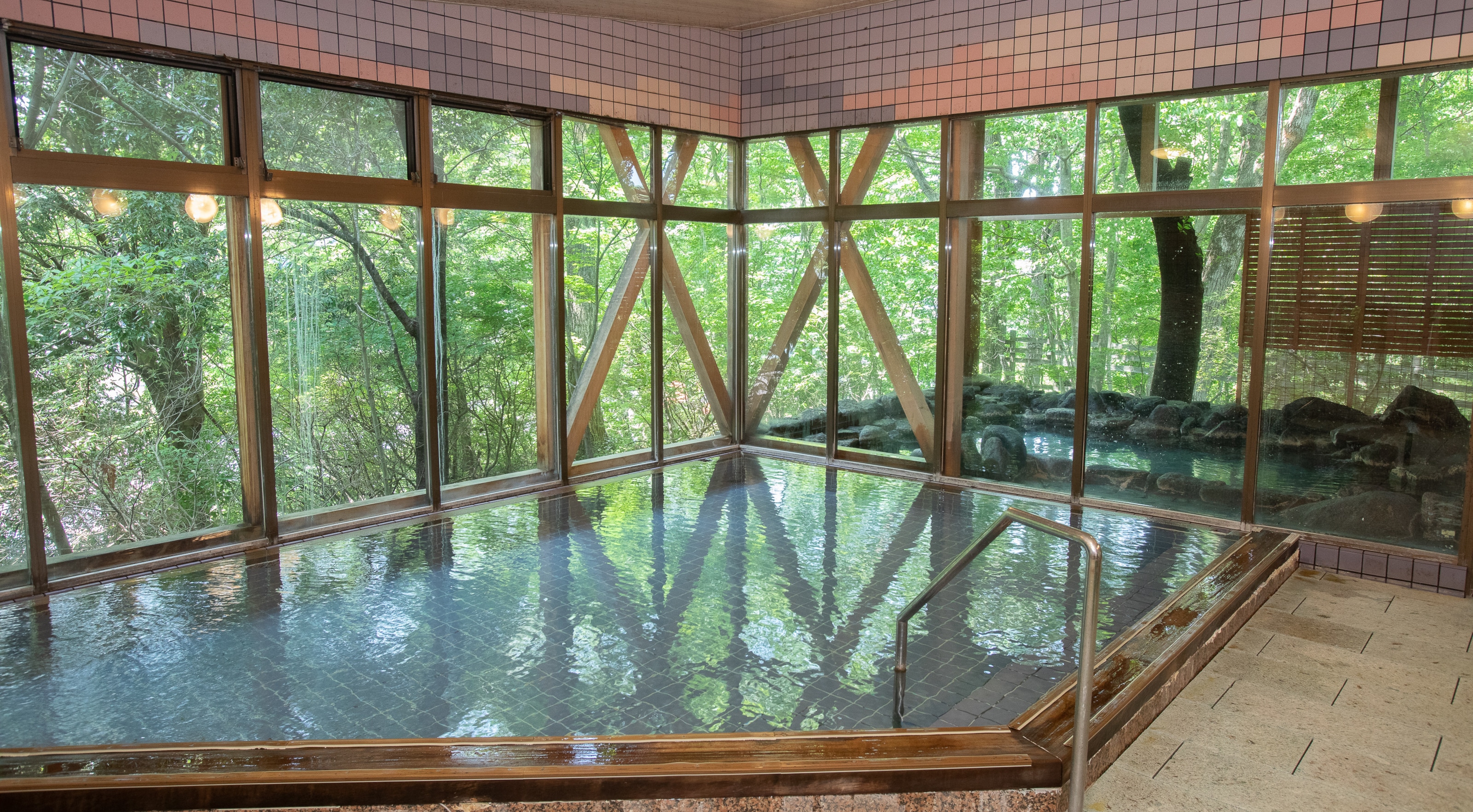 Large public bath on the first floor