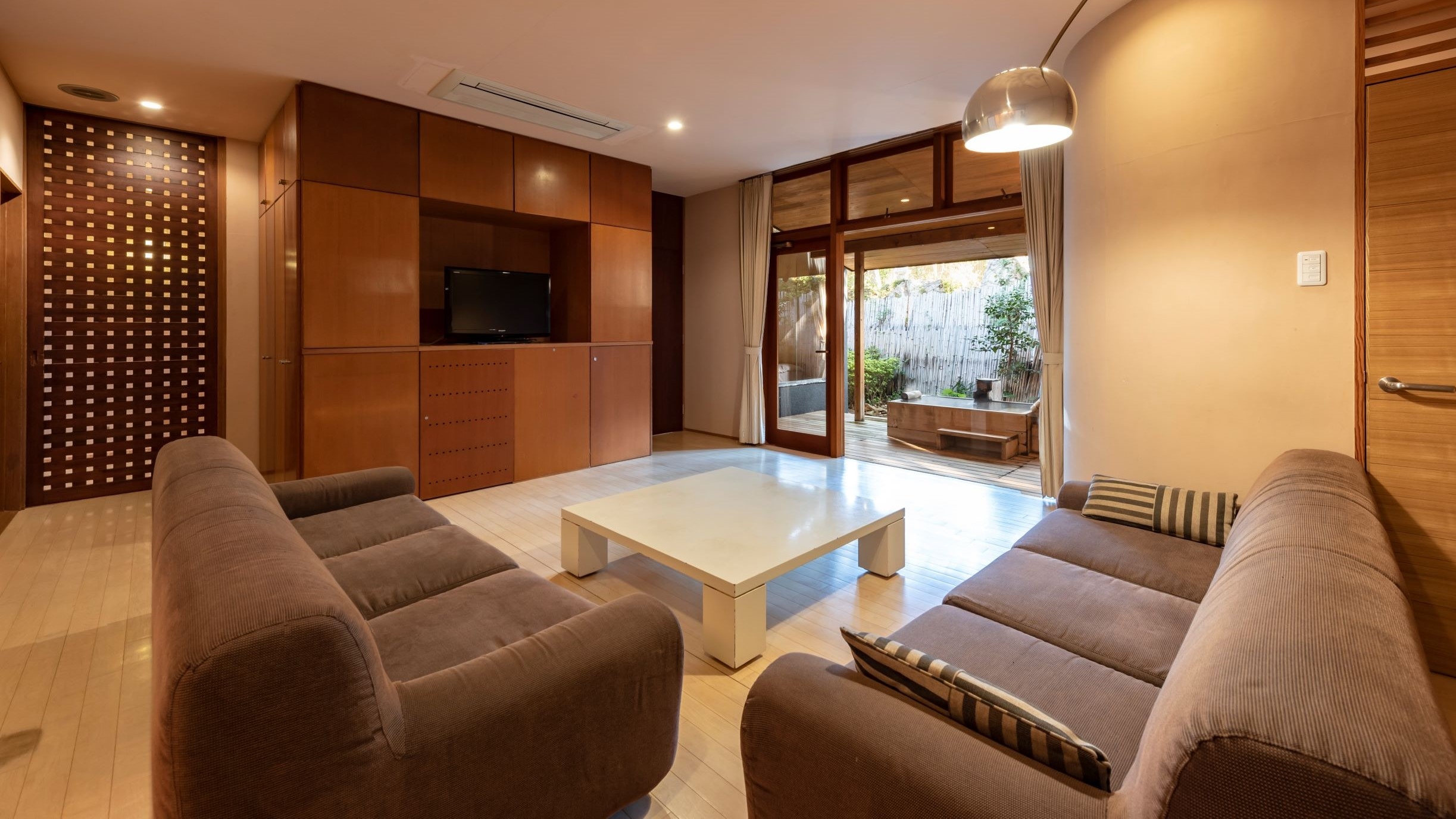 Hanatsubaki Room 106
