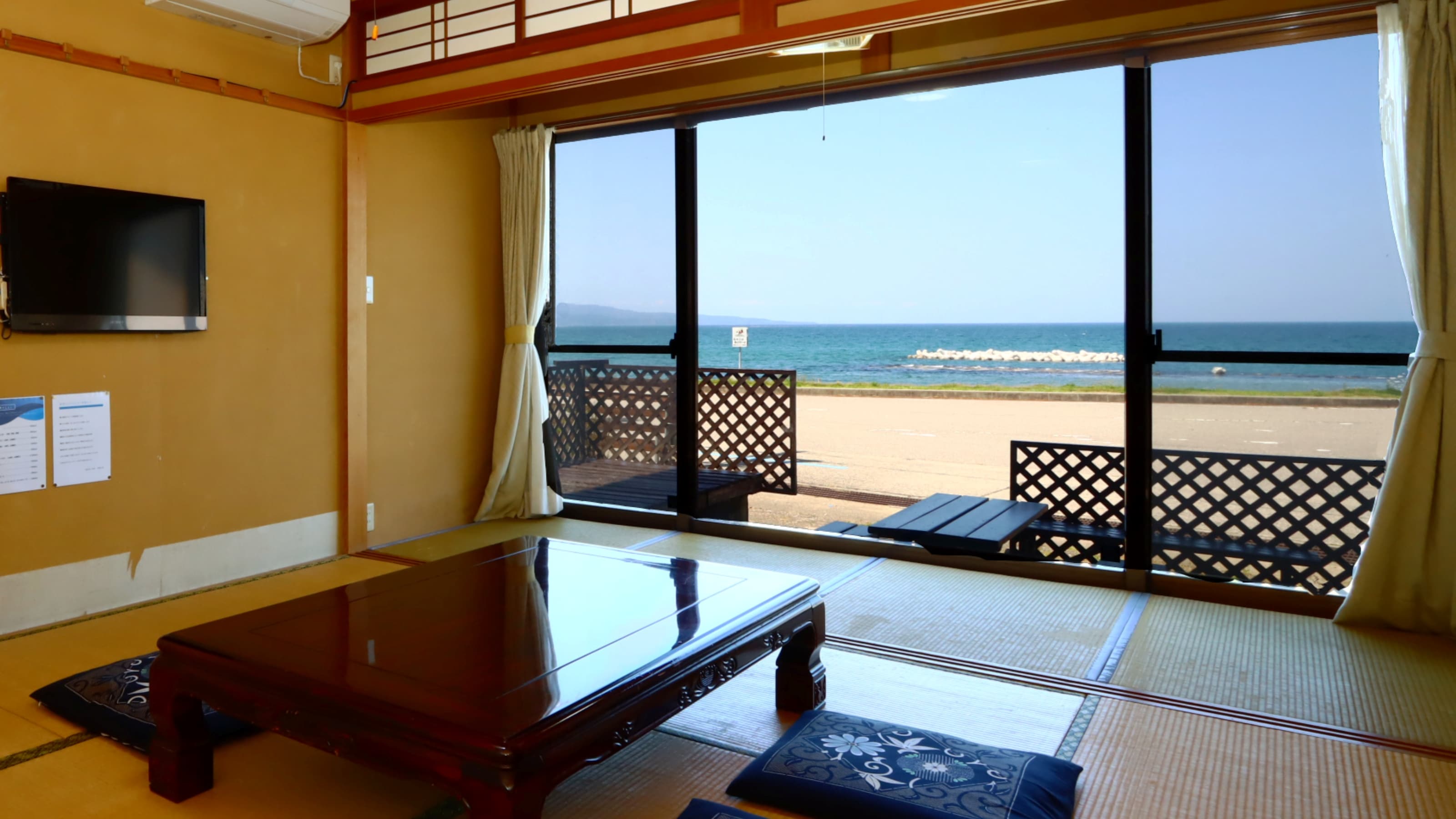 Japanese-style room (10 tatami mats)