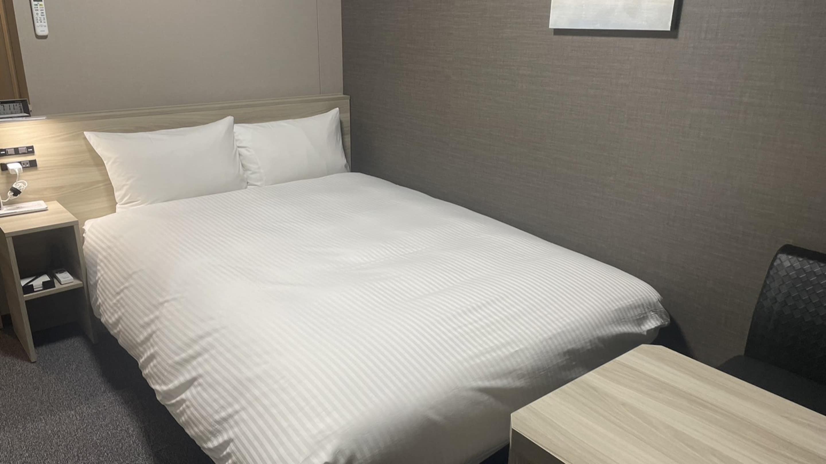 Kamar standar semi-double