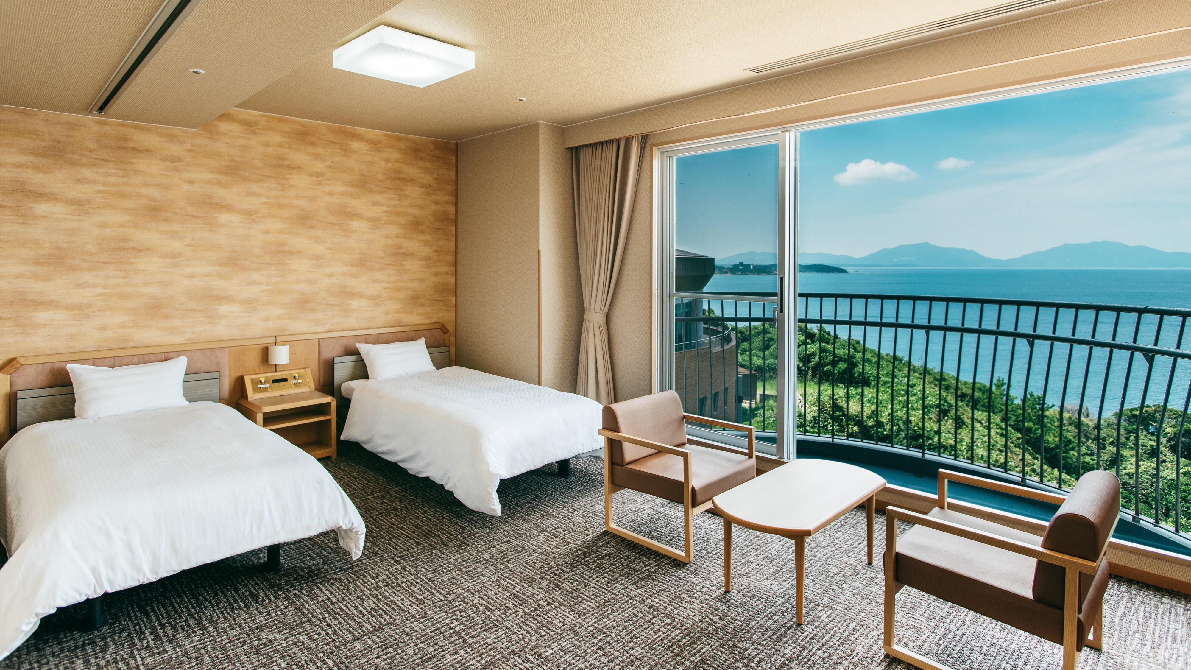 [Ocean view] Barrier-free room (with bath) / 36 square meters