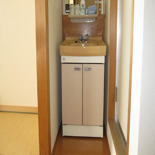 Japanese-style room 3rd floor room A washroom without a bath.