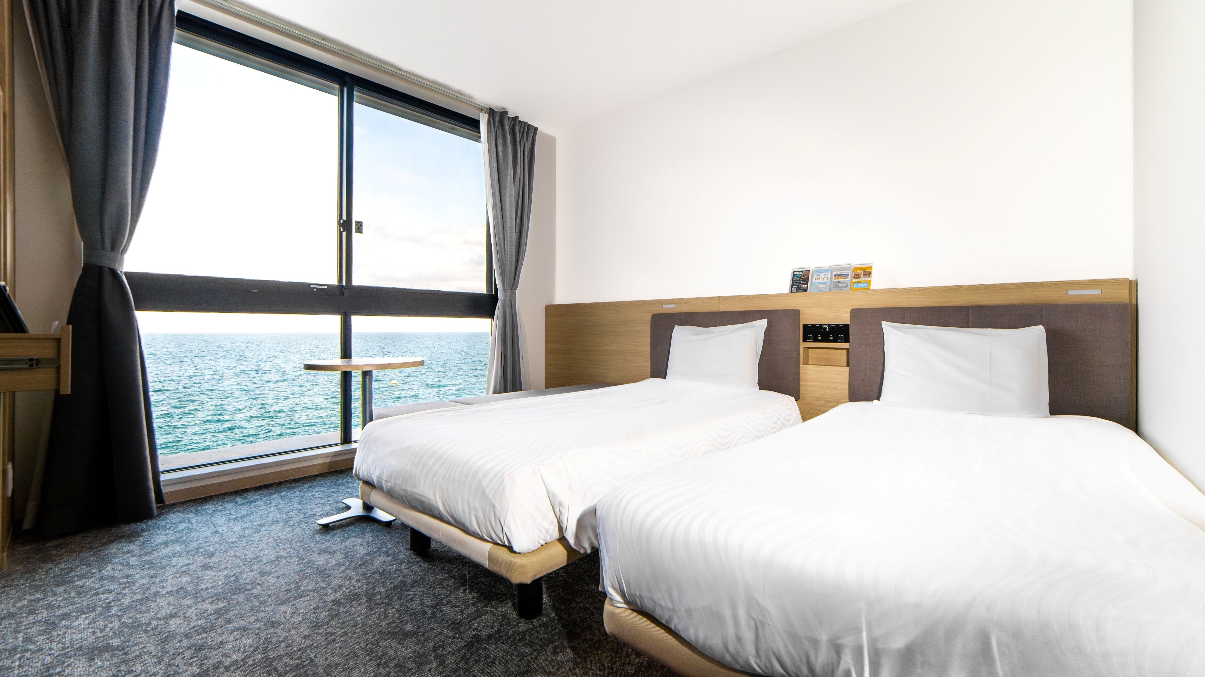Ocean View Twin Room (Ocean View Guaranteed)