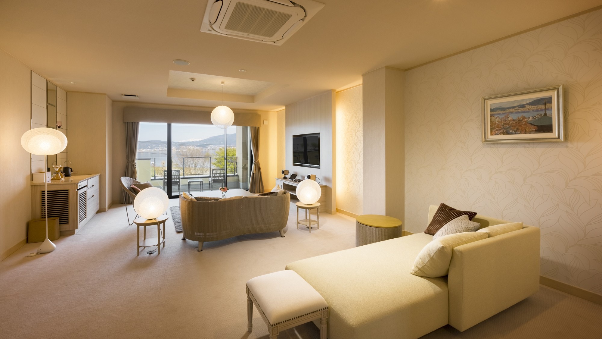 305 [MAYU] A cocoon-style room with a cocoon chair that will envelop you during your travels.