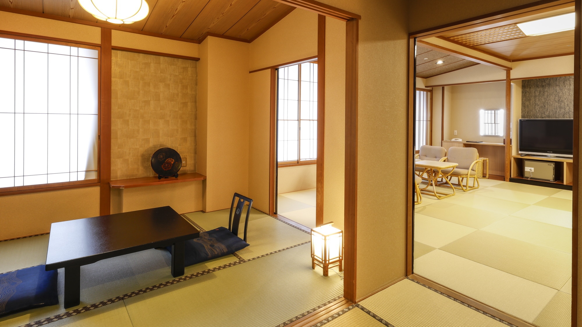 ■[Special room with semi-open-air bath: Kuretake] Next room