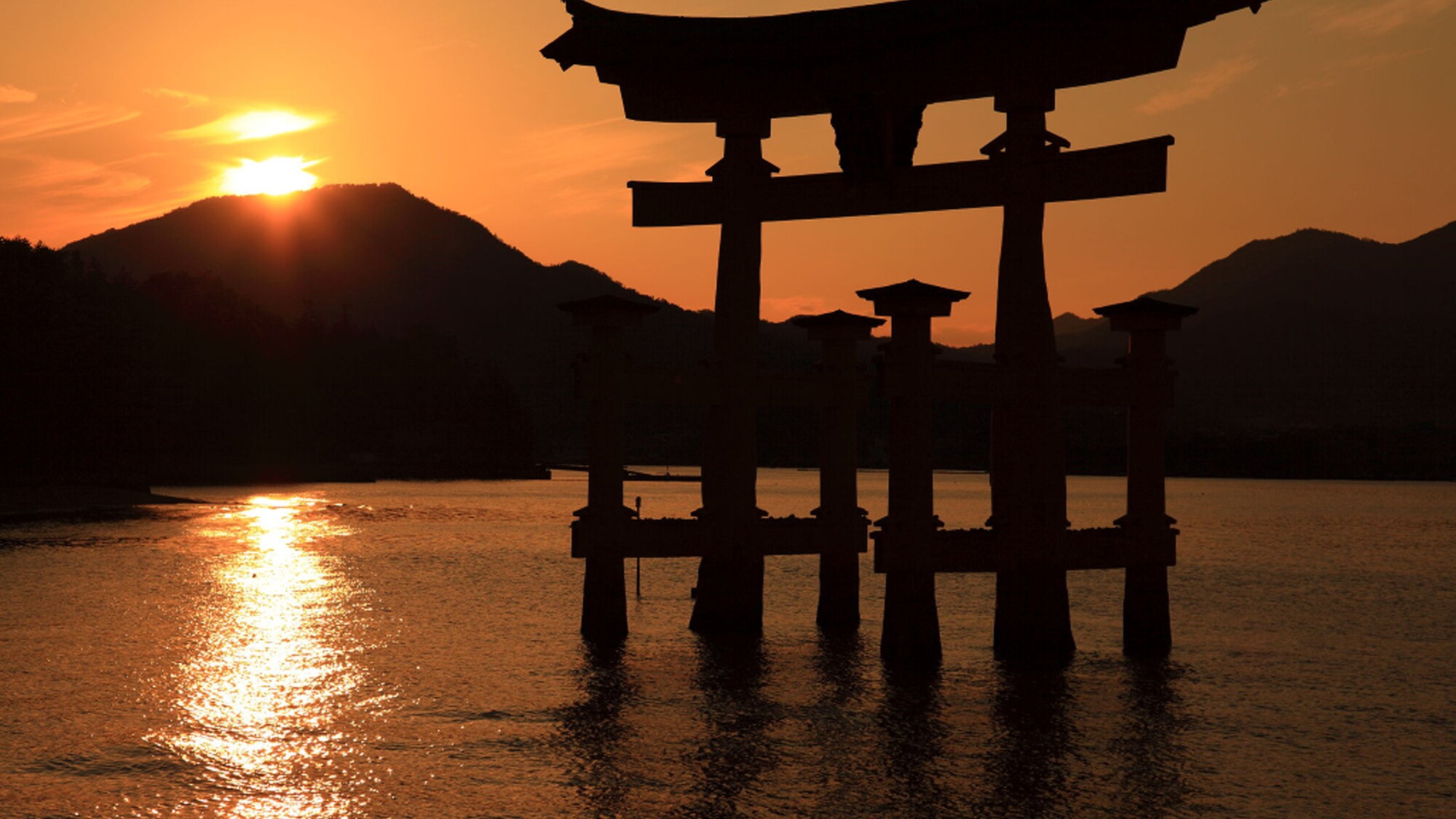 "Cổng Torii vĩ đại"