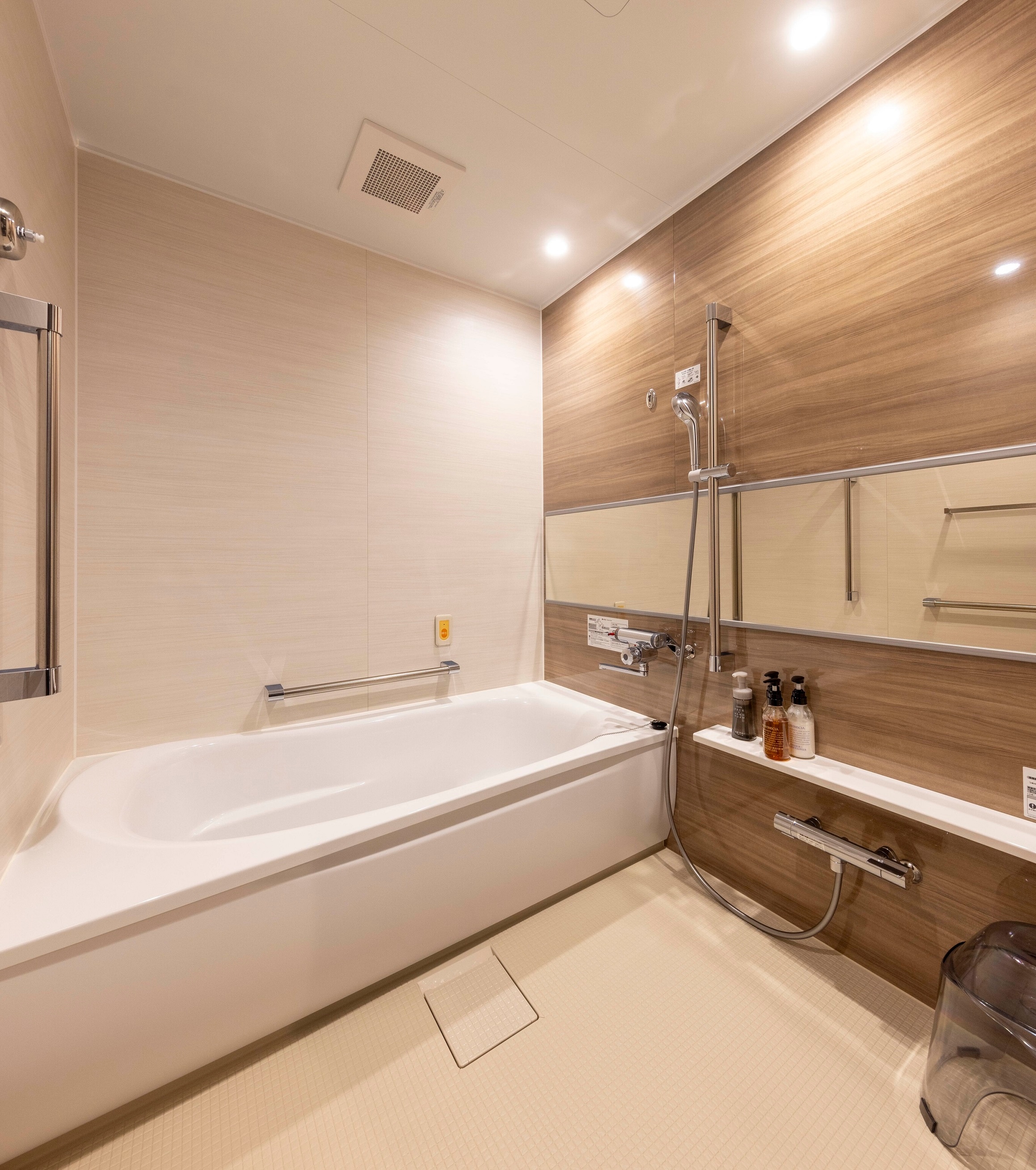 Kamar Mandi GRAN Delixe Grand Deluxe