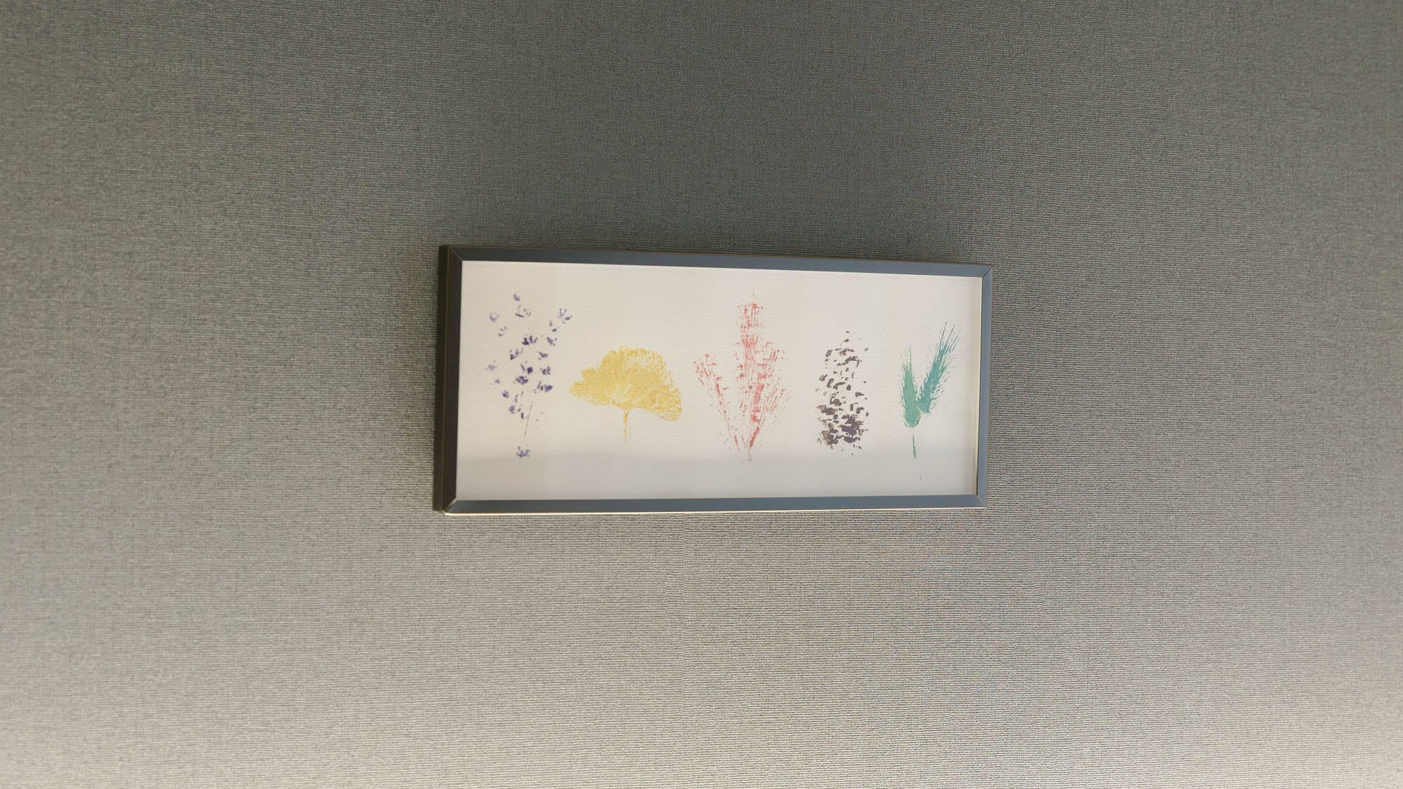 [Queen Economy] ตัวอย่างงานศิลปะในห้องพักแขก