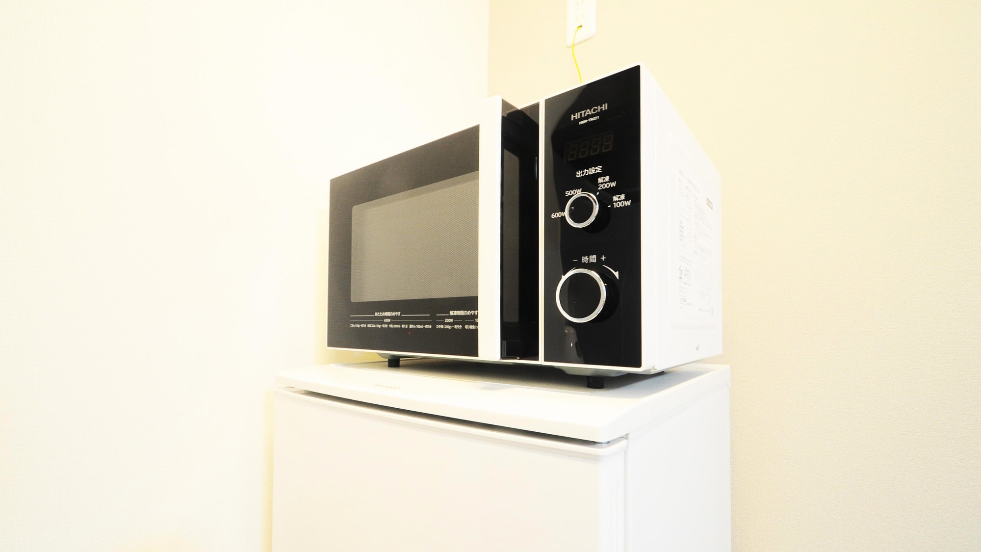 [Guest rooms: 1LDK, 2LDK, and suites] Microwave and refrigerator
